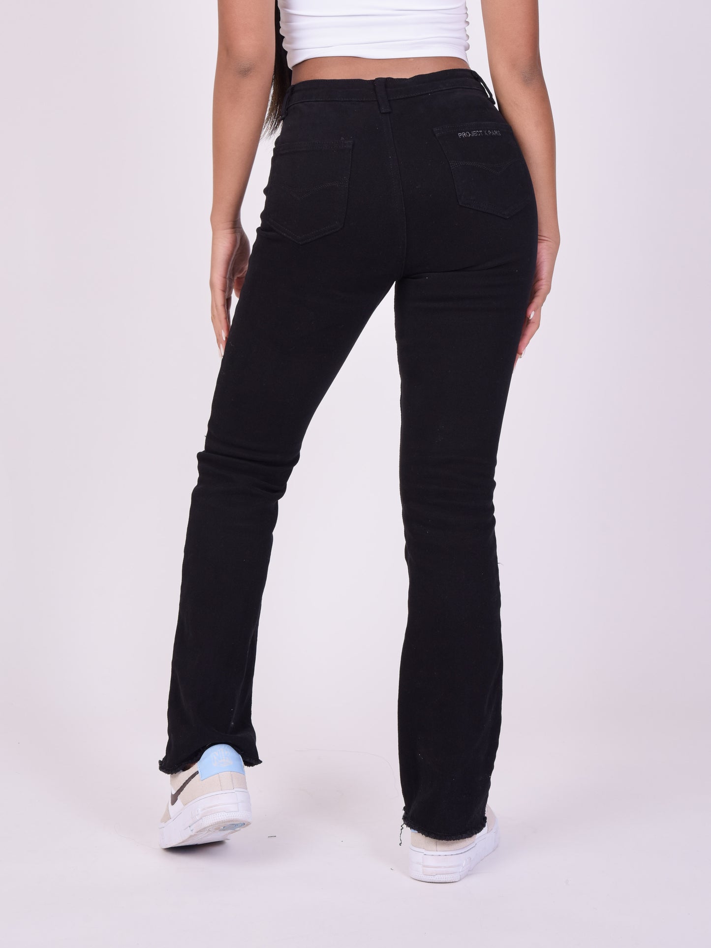 f2190022a-noir