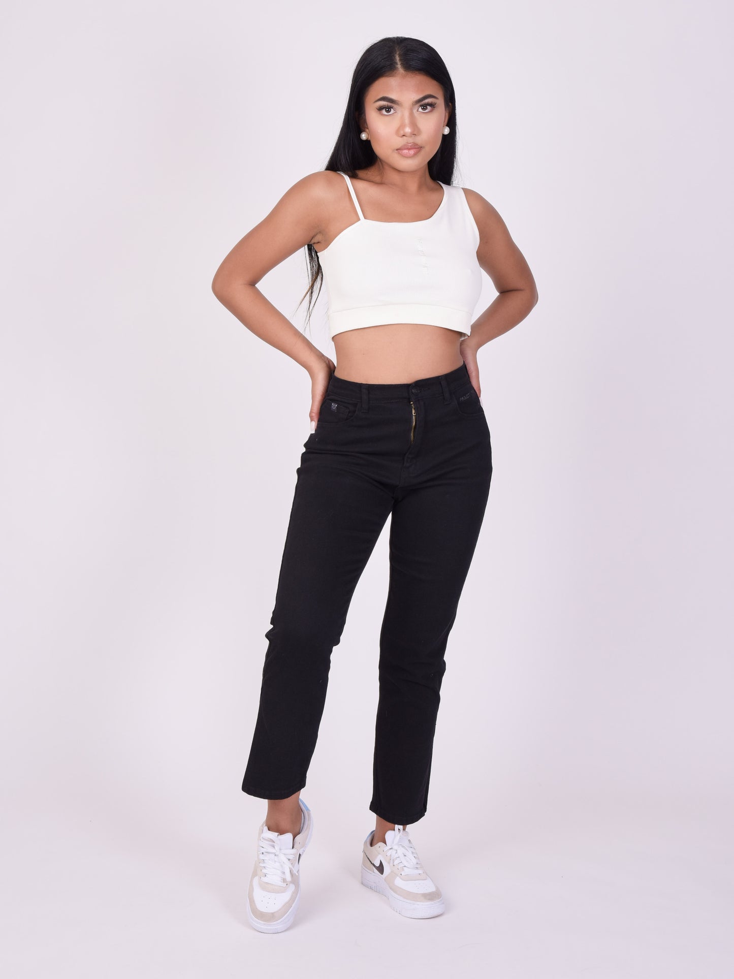 f2190023a-noir