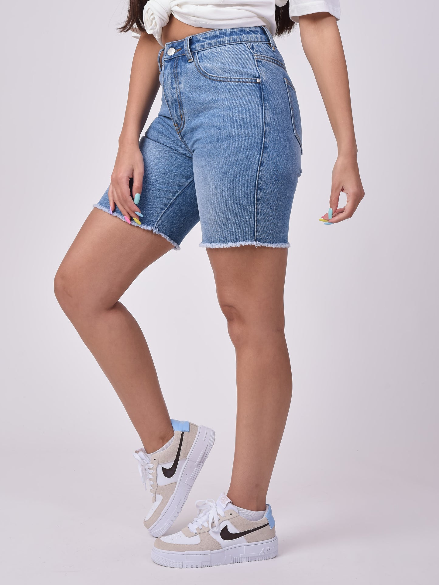 f2190028a-bleu-modelshot