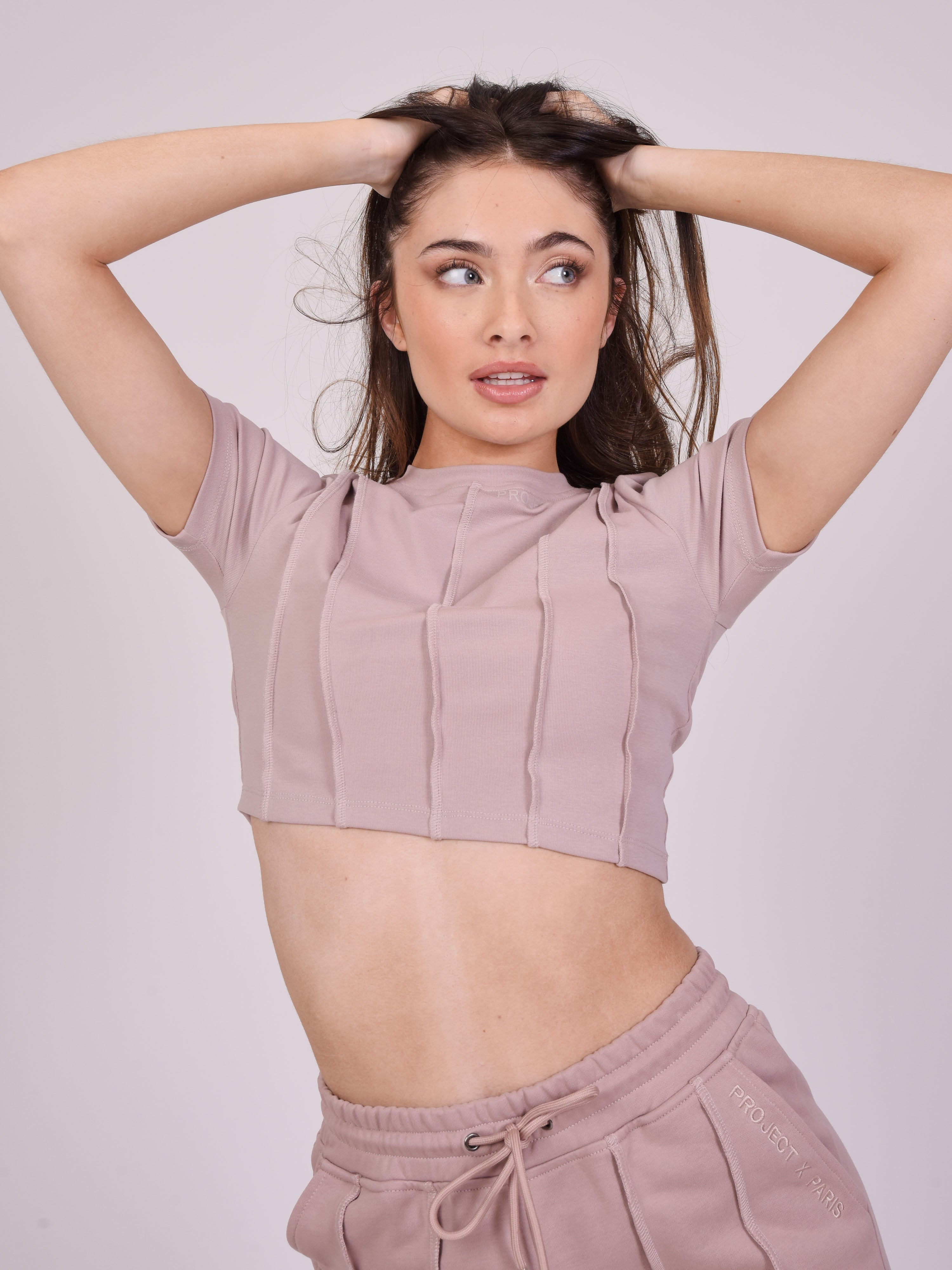 Crop T-shirt with raw edges-7