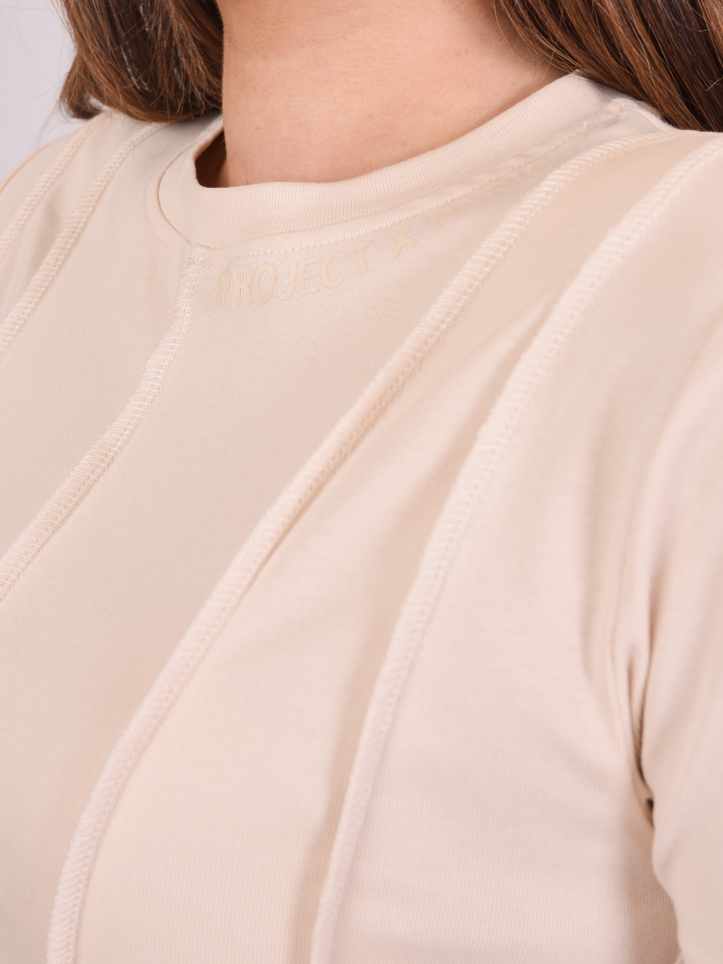 Crop T-shirt with raw edges-6