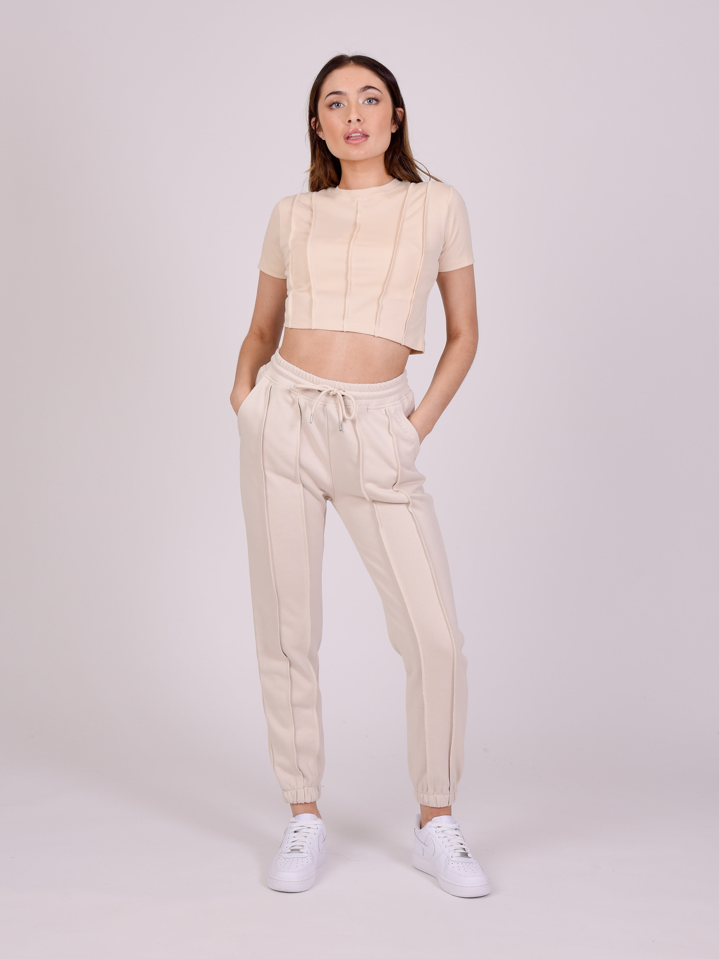 Crop T-shirt with raw edges-4