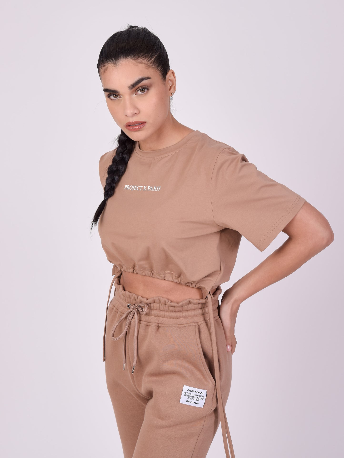 f221104-camel-modelshot