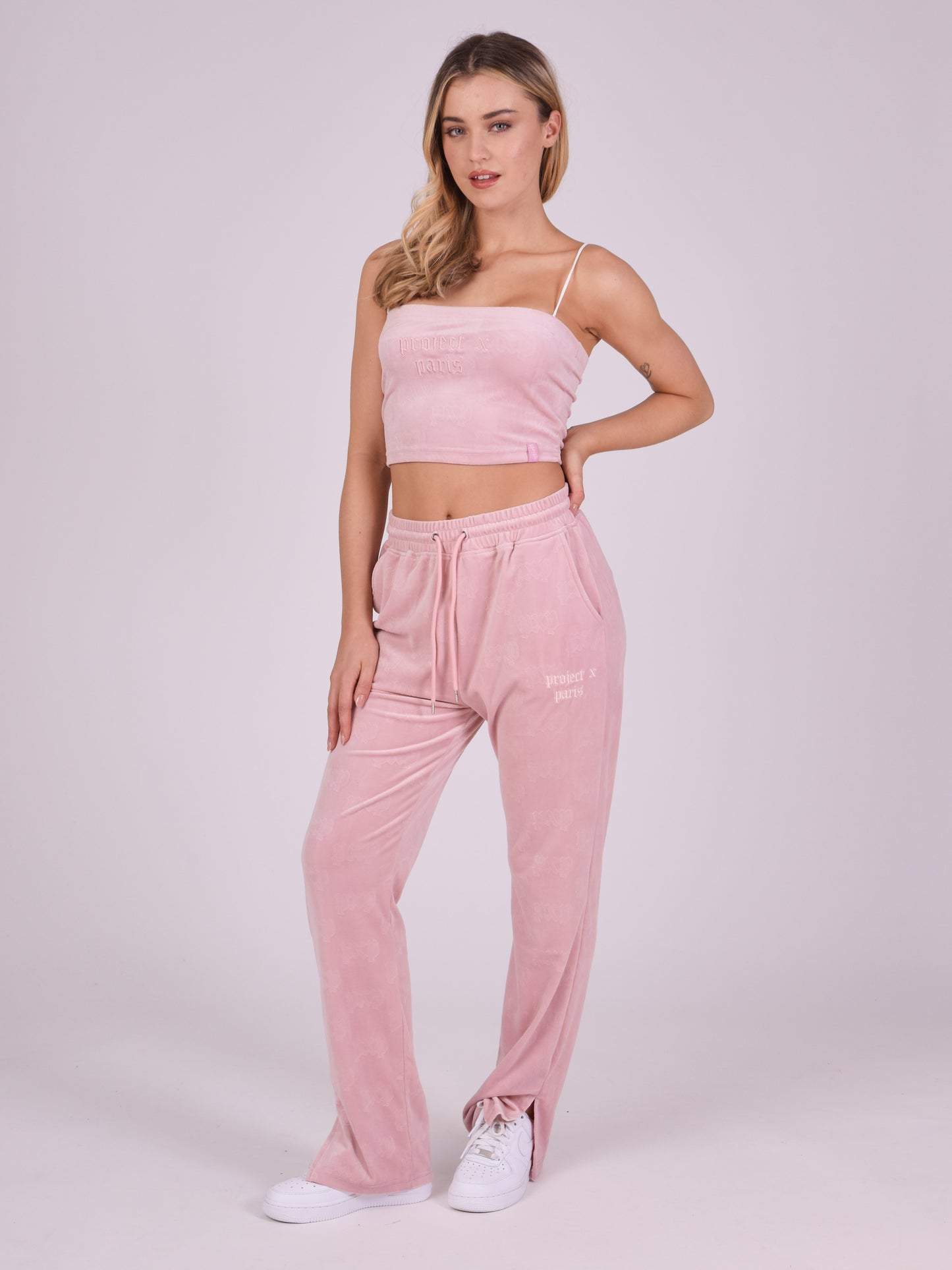f221107-rose-modelshot