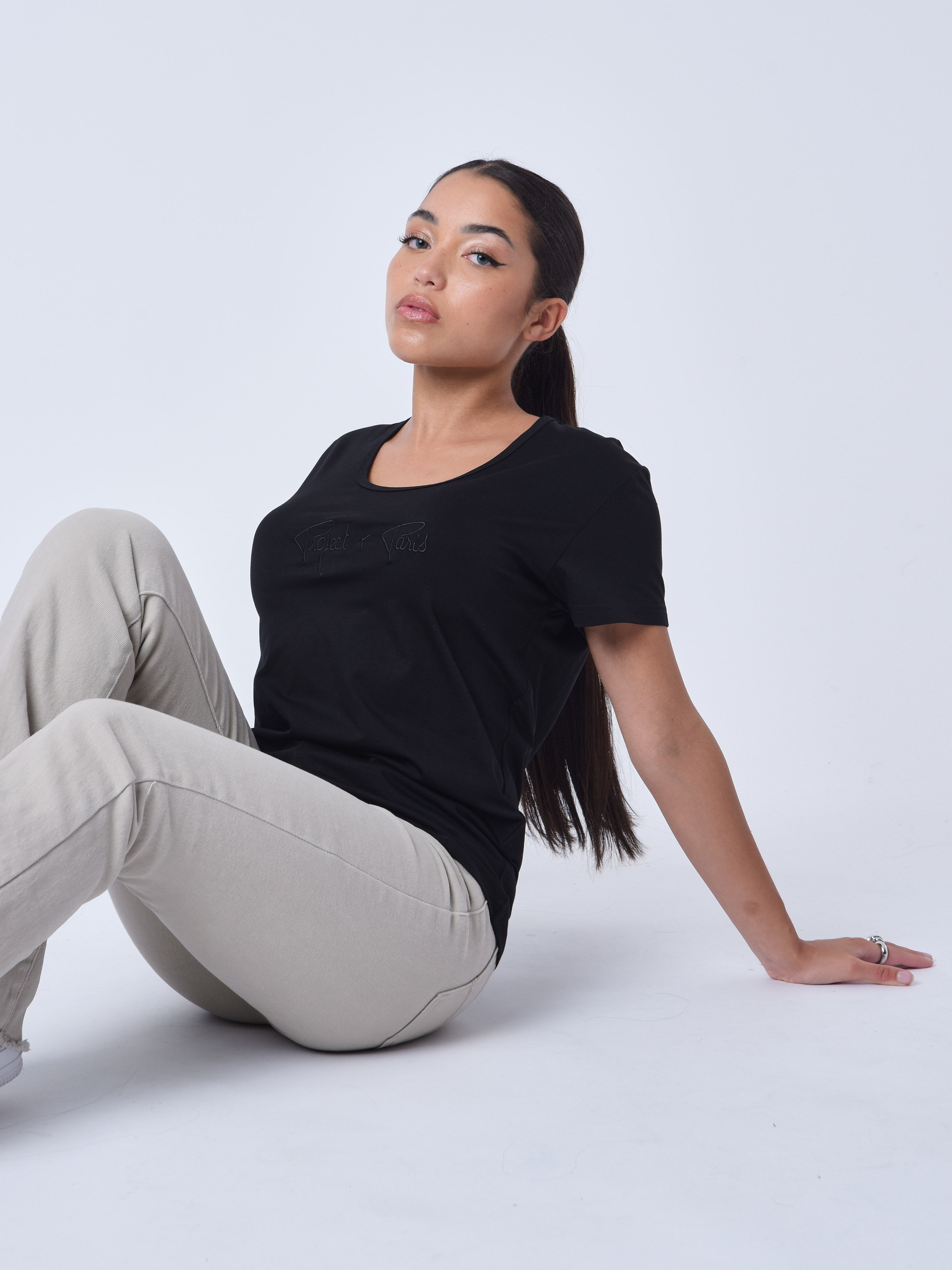 Basic T-shirt with tone-on-tone logo embroidery-1