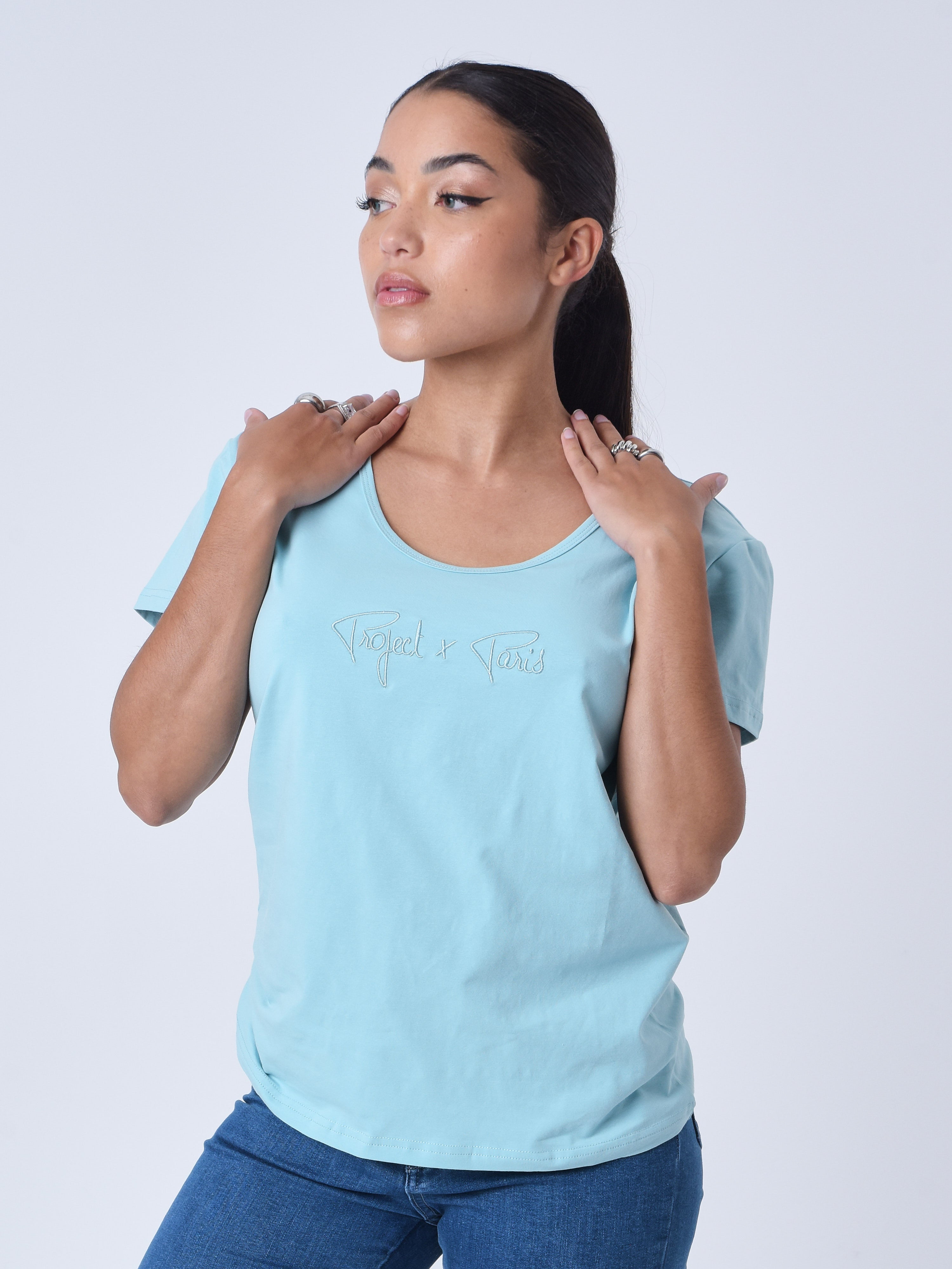 Basic T-shirt with tone-on-tone logo embroidery-2