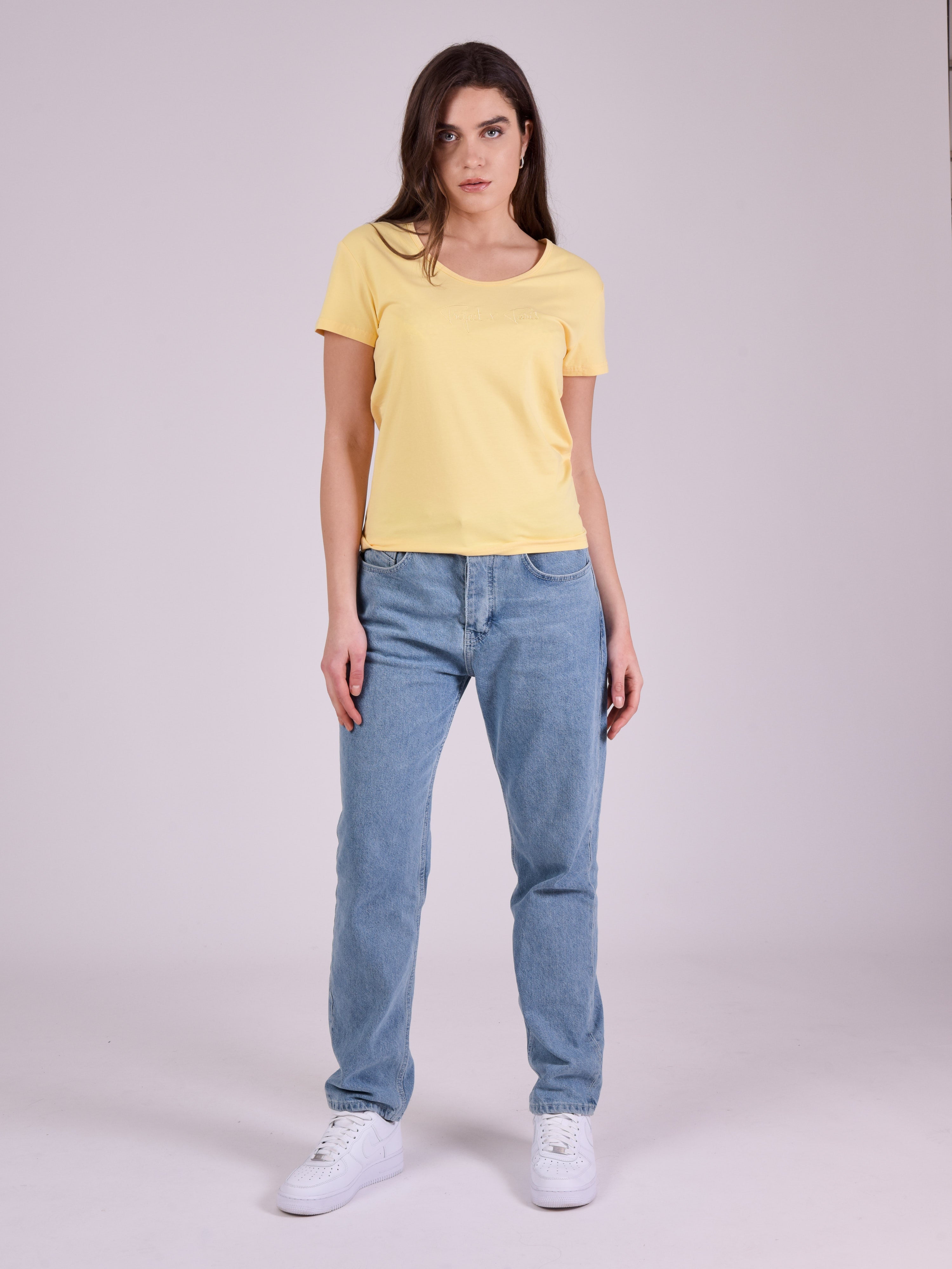 Basic T-shirt with tone-on-tone logo embroidery-3