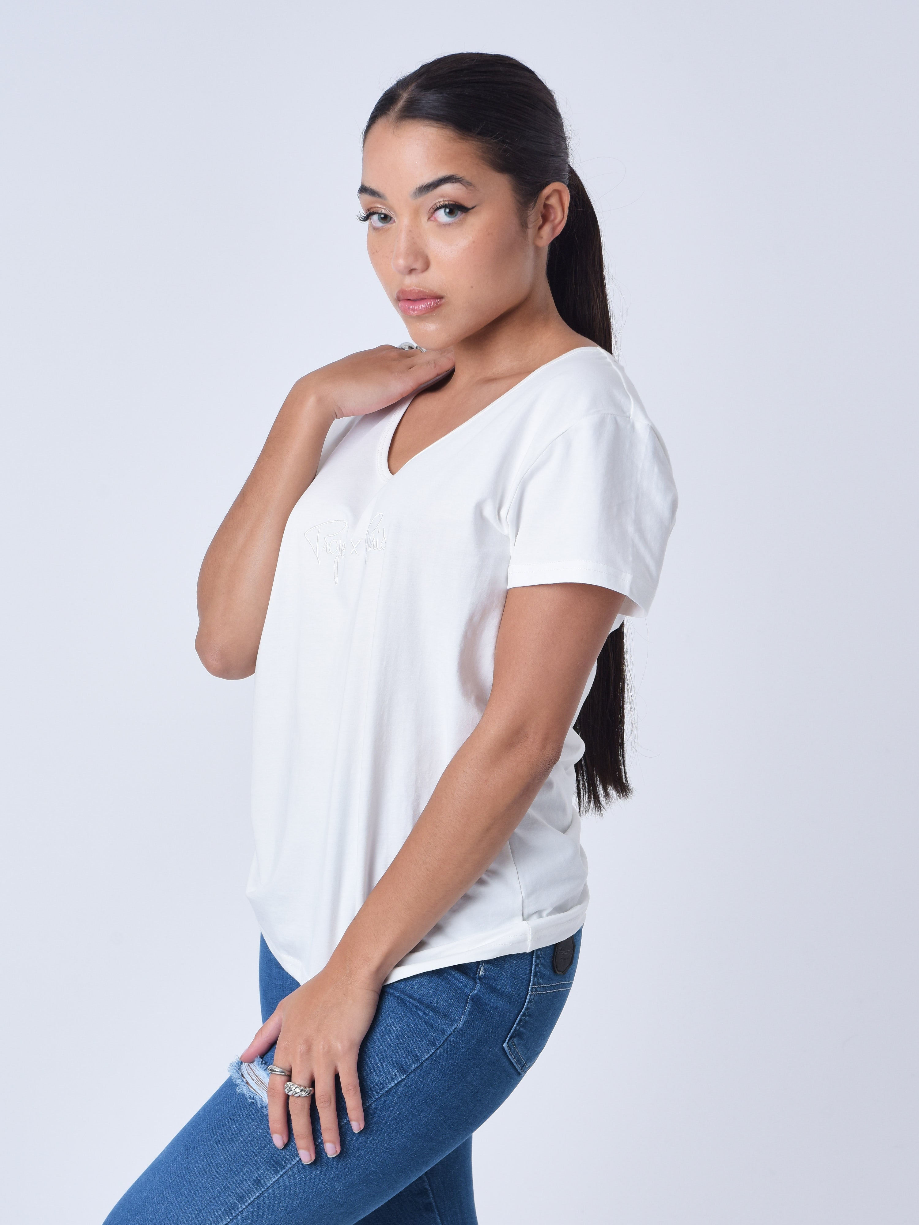 Basic T-shirt with tone-on-tone logo embroidery-4