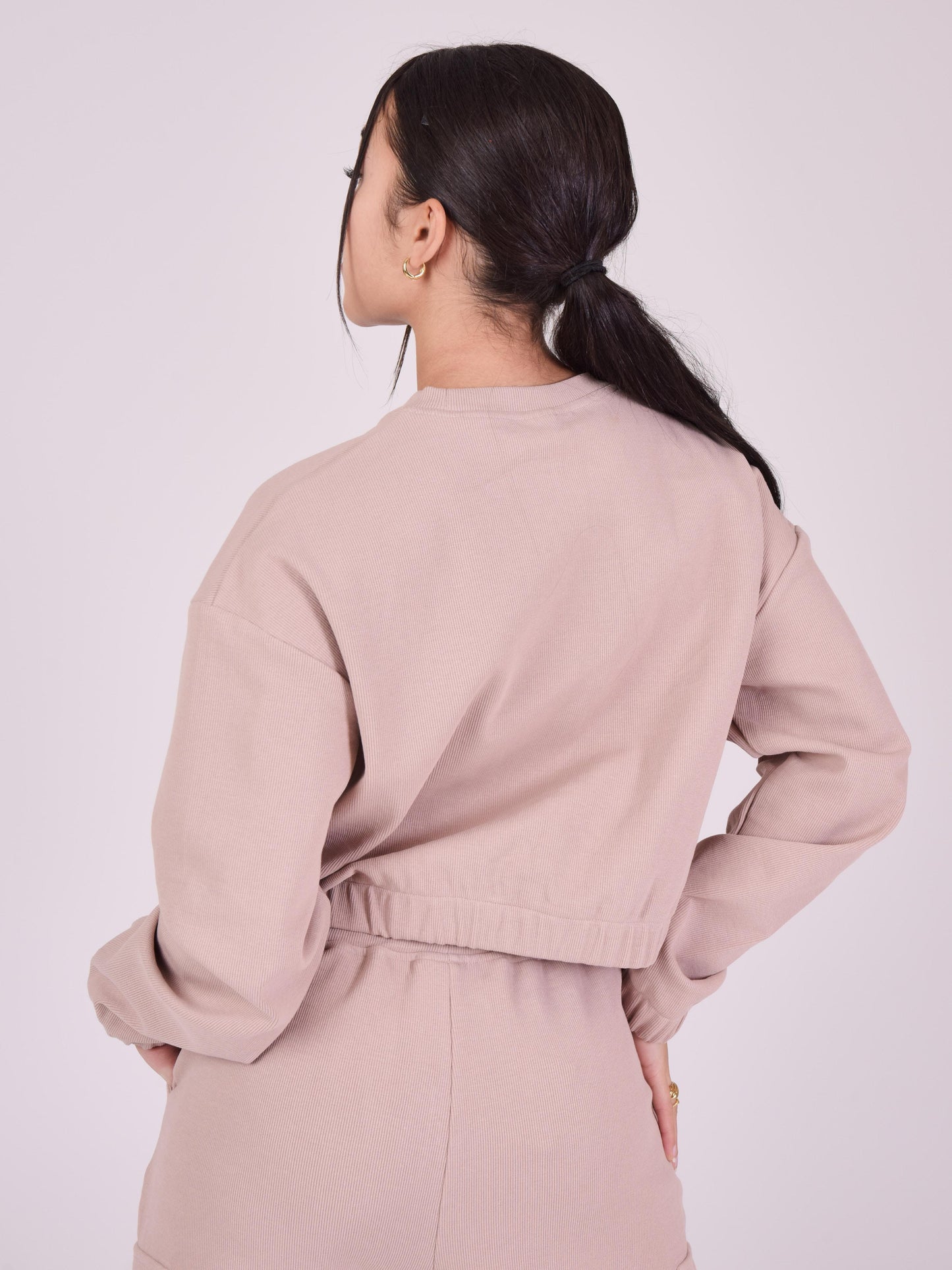 f222123-beige-modelshot