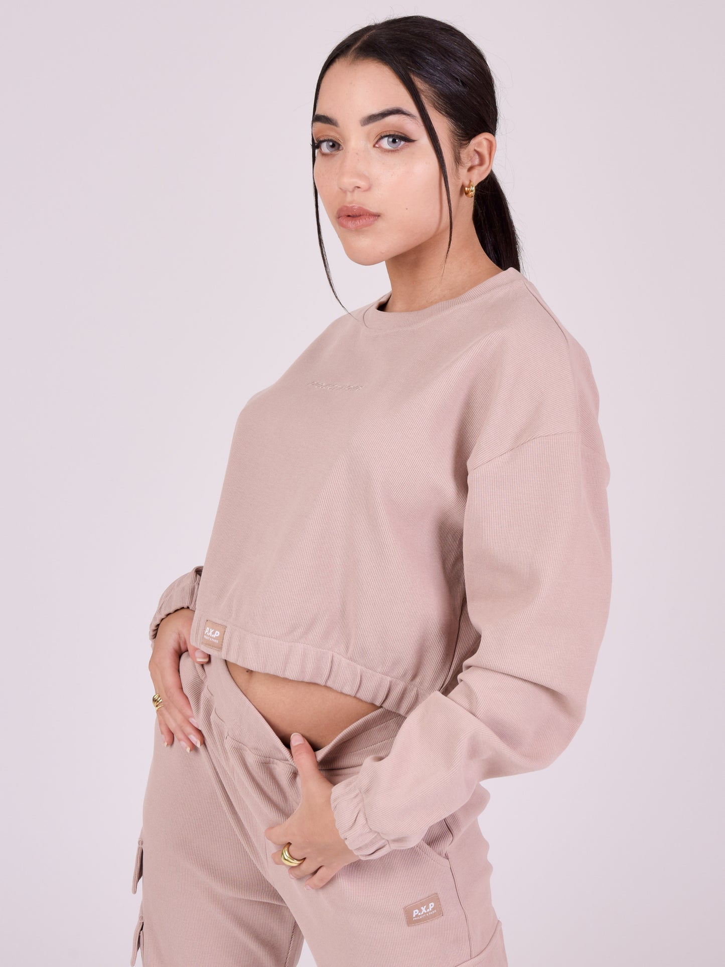 f222123-beige-modelshot
