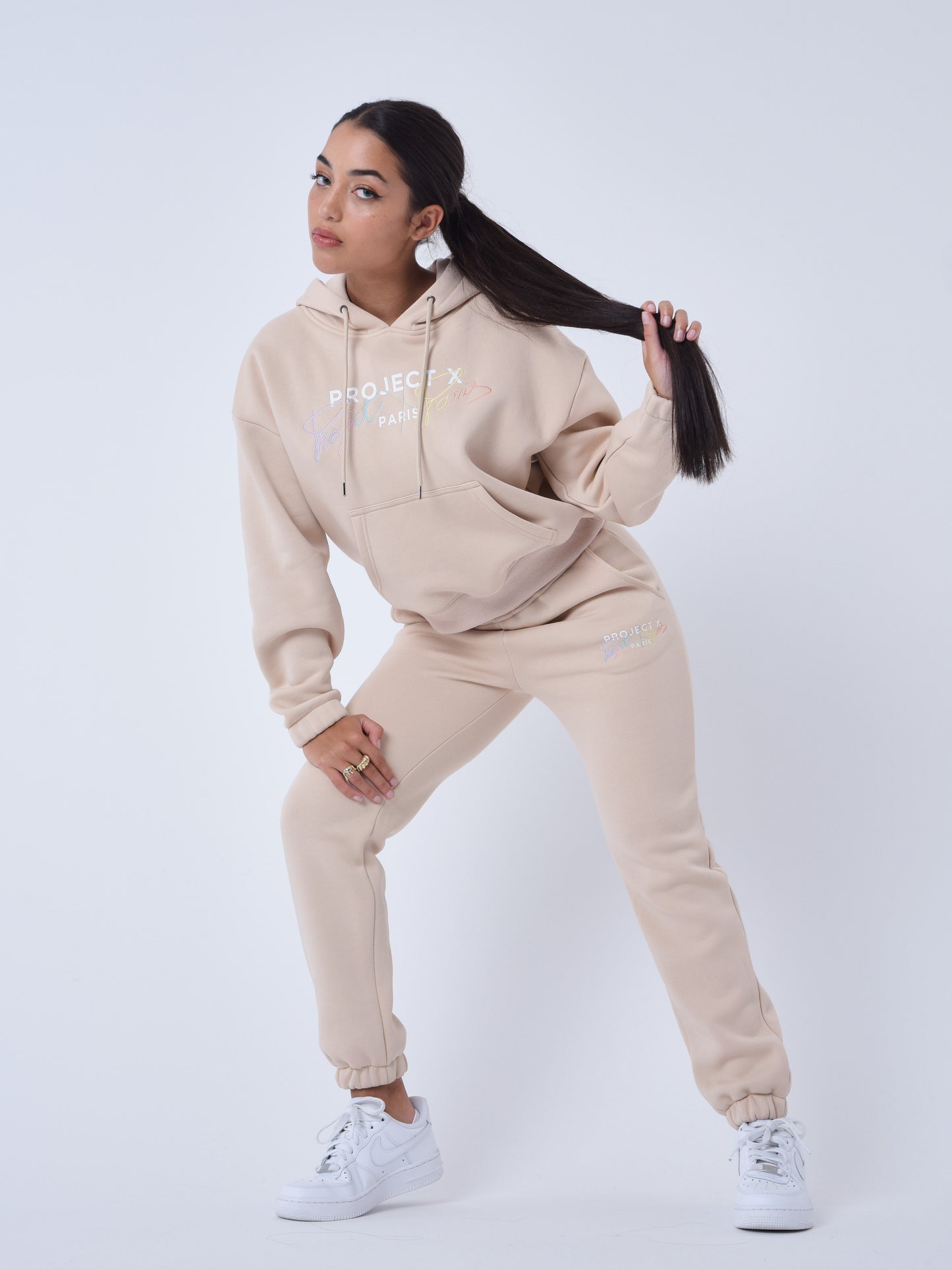 f222128-beige-modelshot