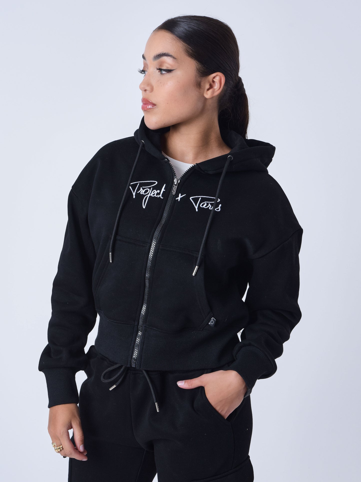 f223156-noir