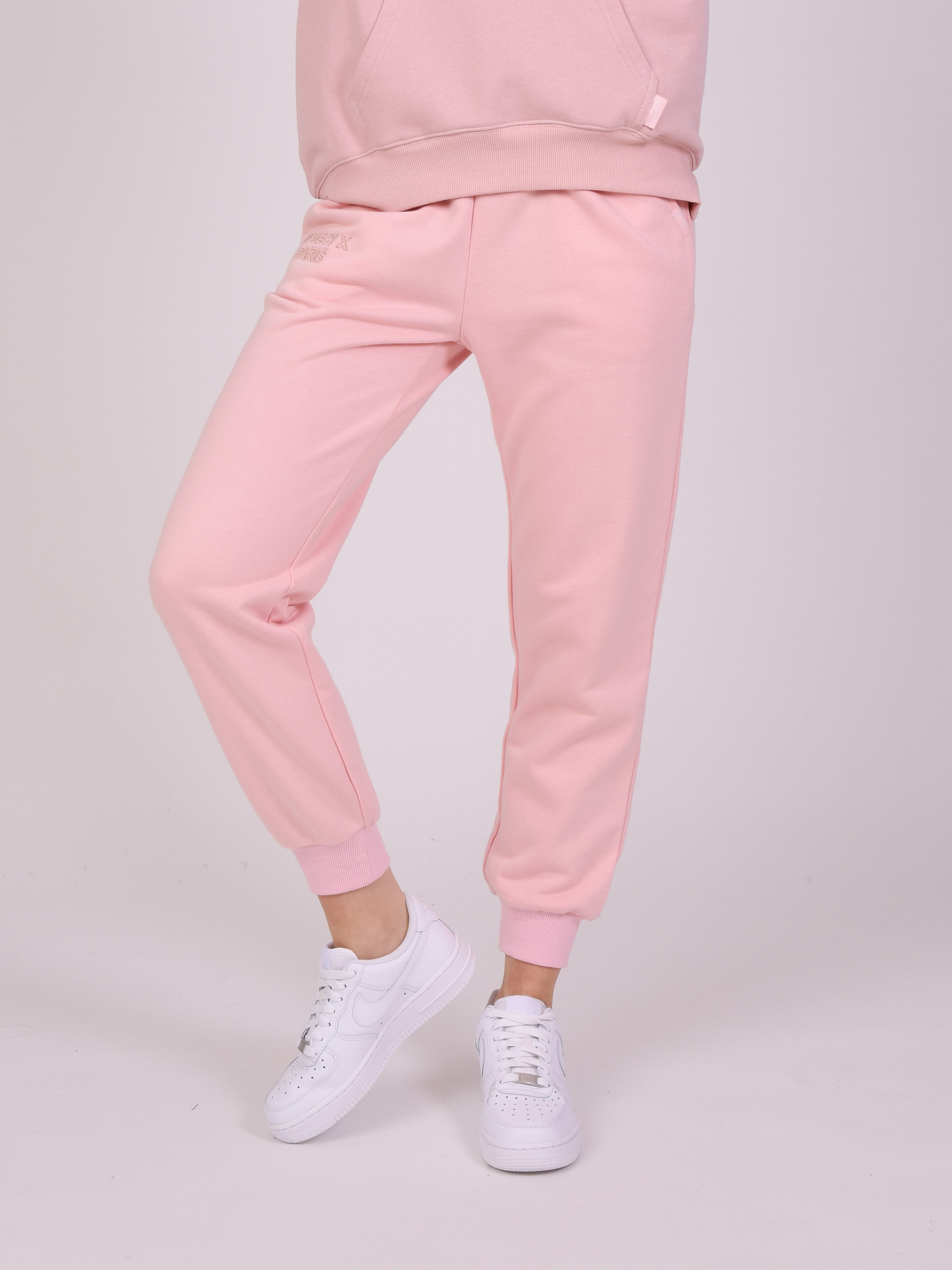 Joggingbroek met reliëf borduurwerk-2