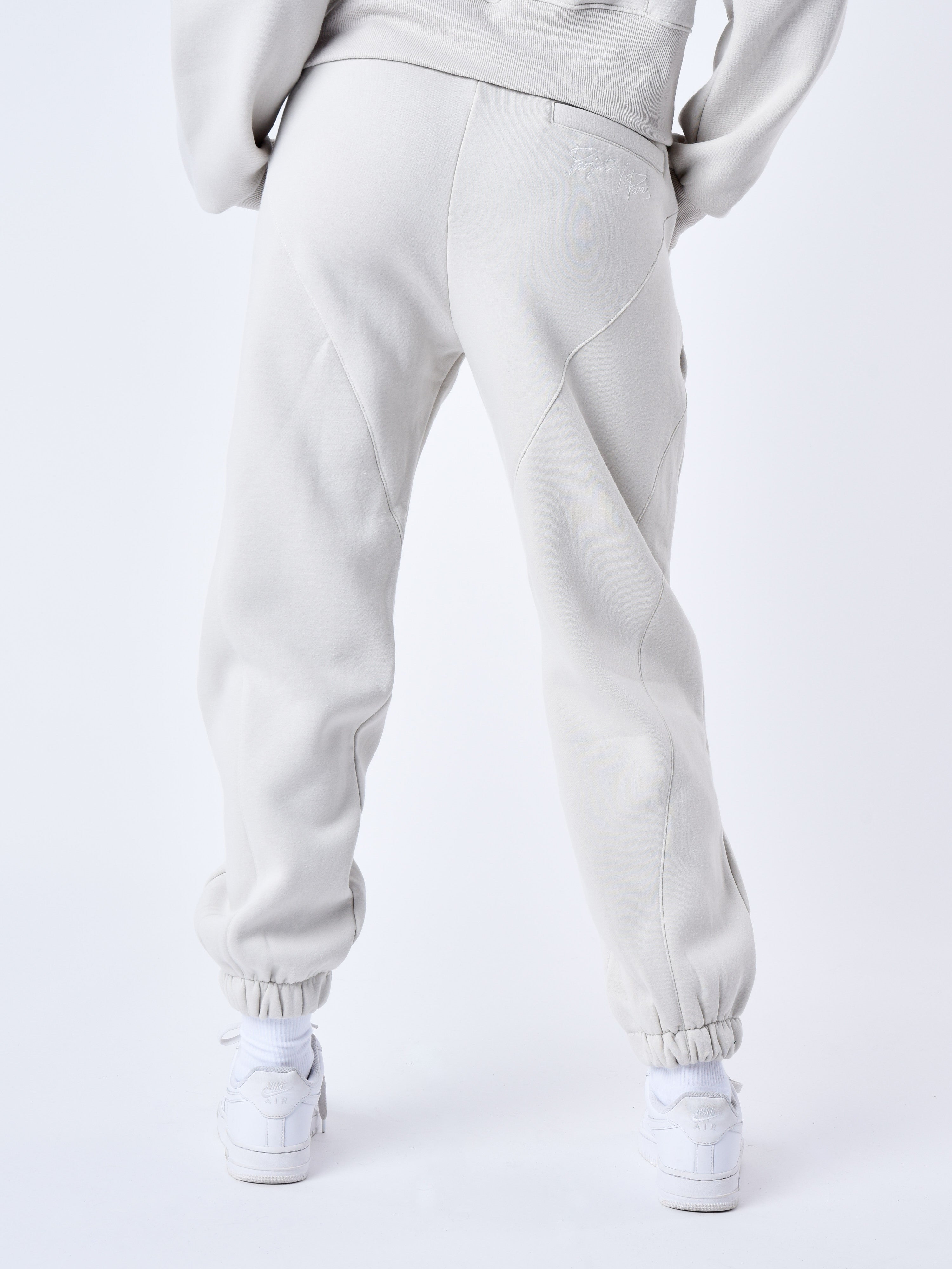 f224127-gris-clair-modelshot