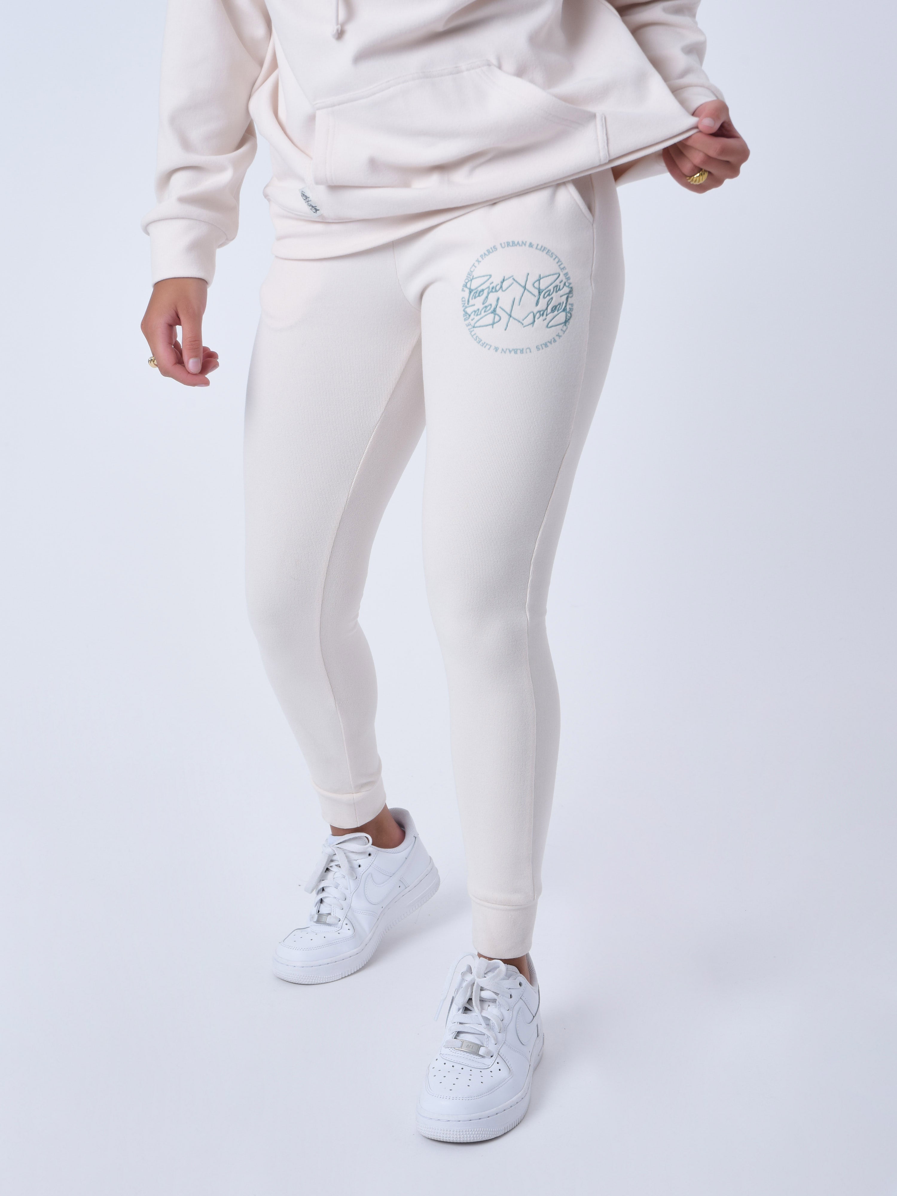 f224130-beige-modelshot