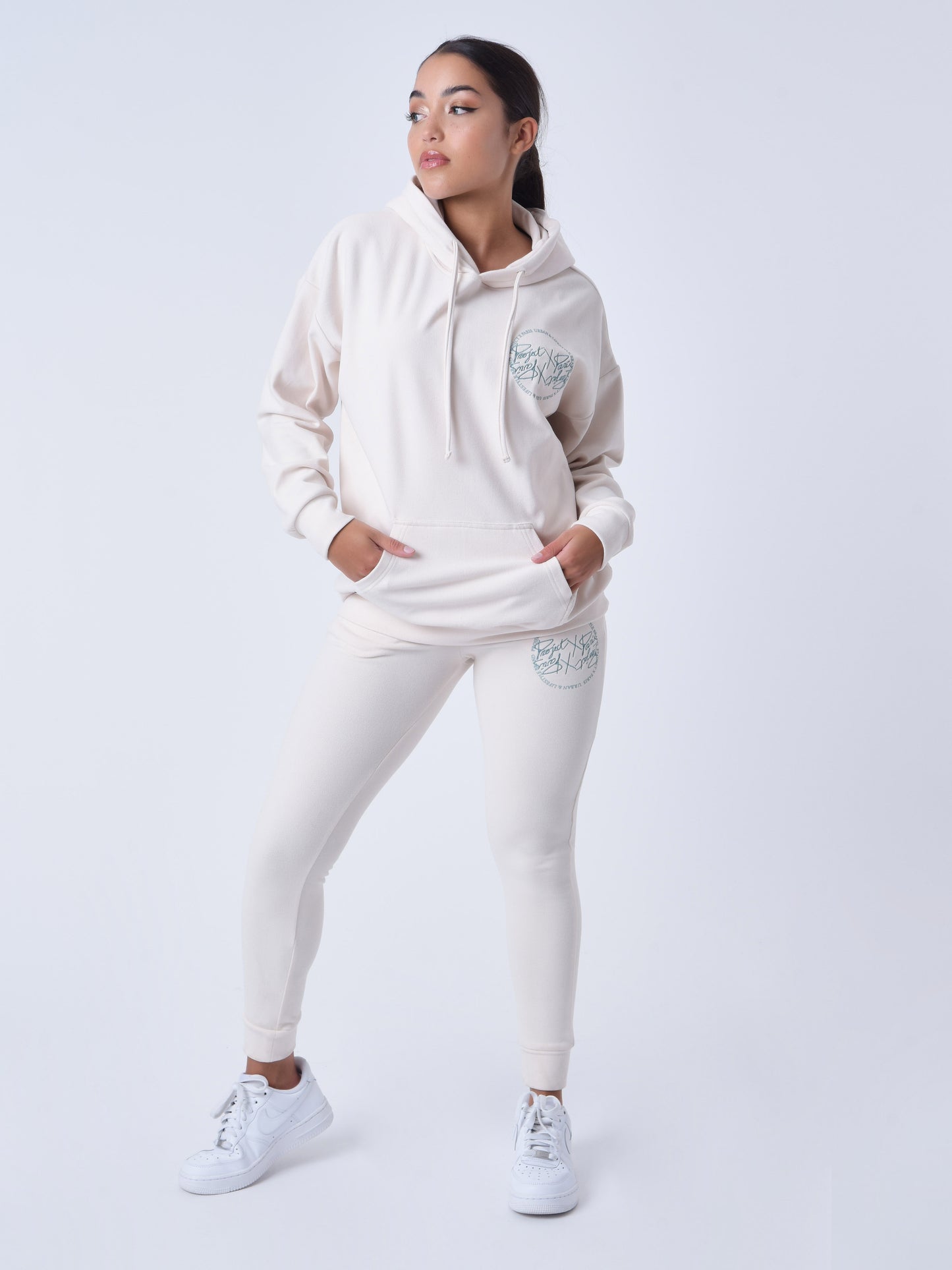 f224130-beige-modelshot