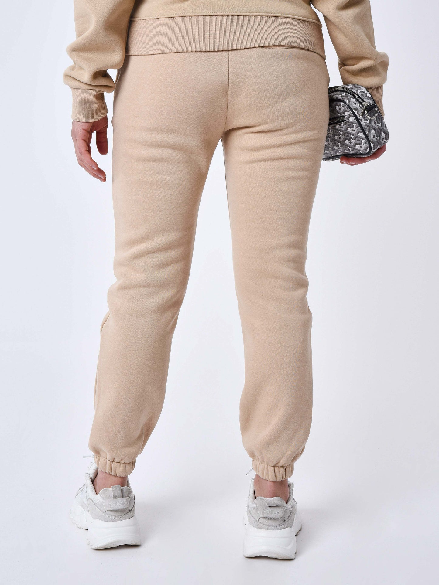 f224138-beige