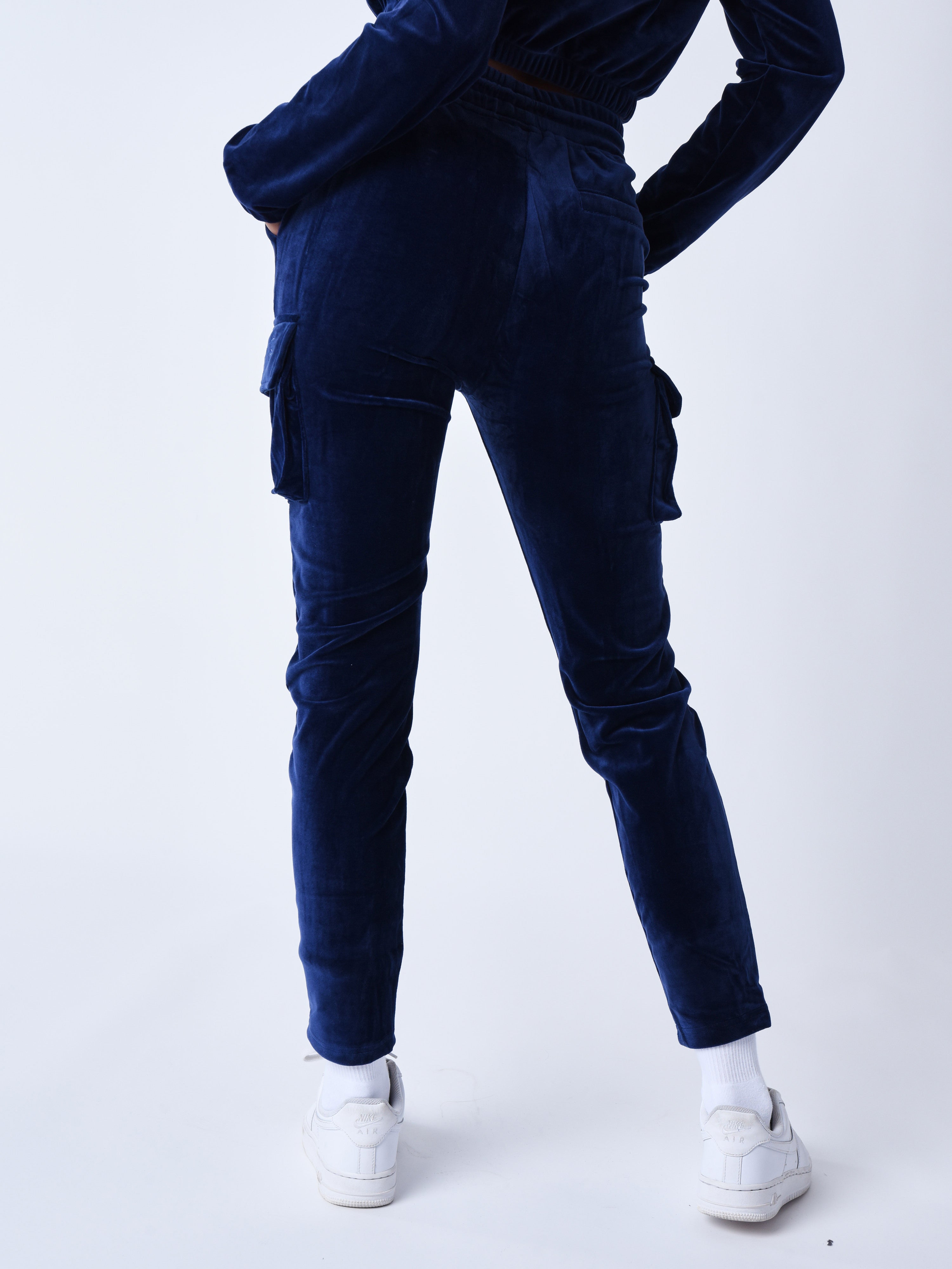 f224139-bleu-nuit-modelshot