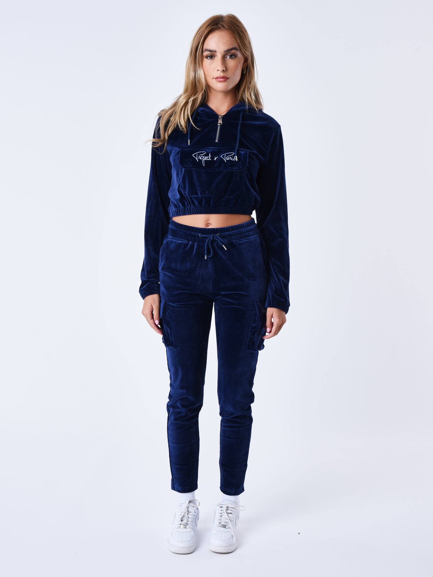 f224139-bleu-nuit-modelshot