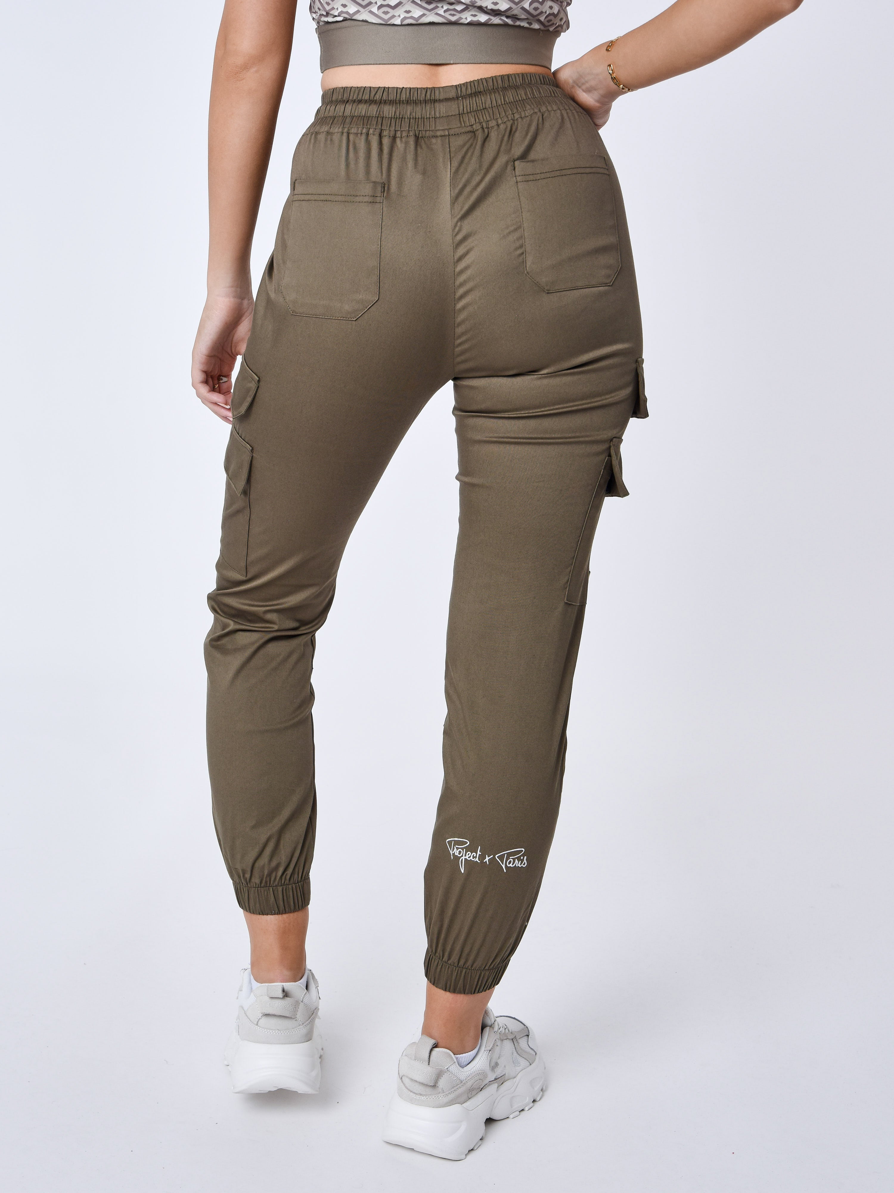 f224141-olive-fonce-modelshot