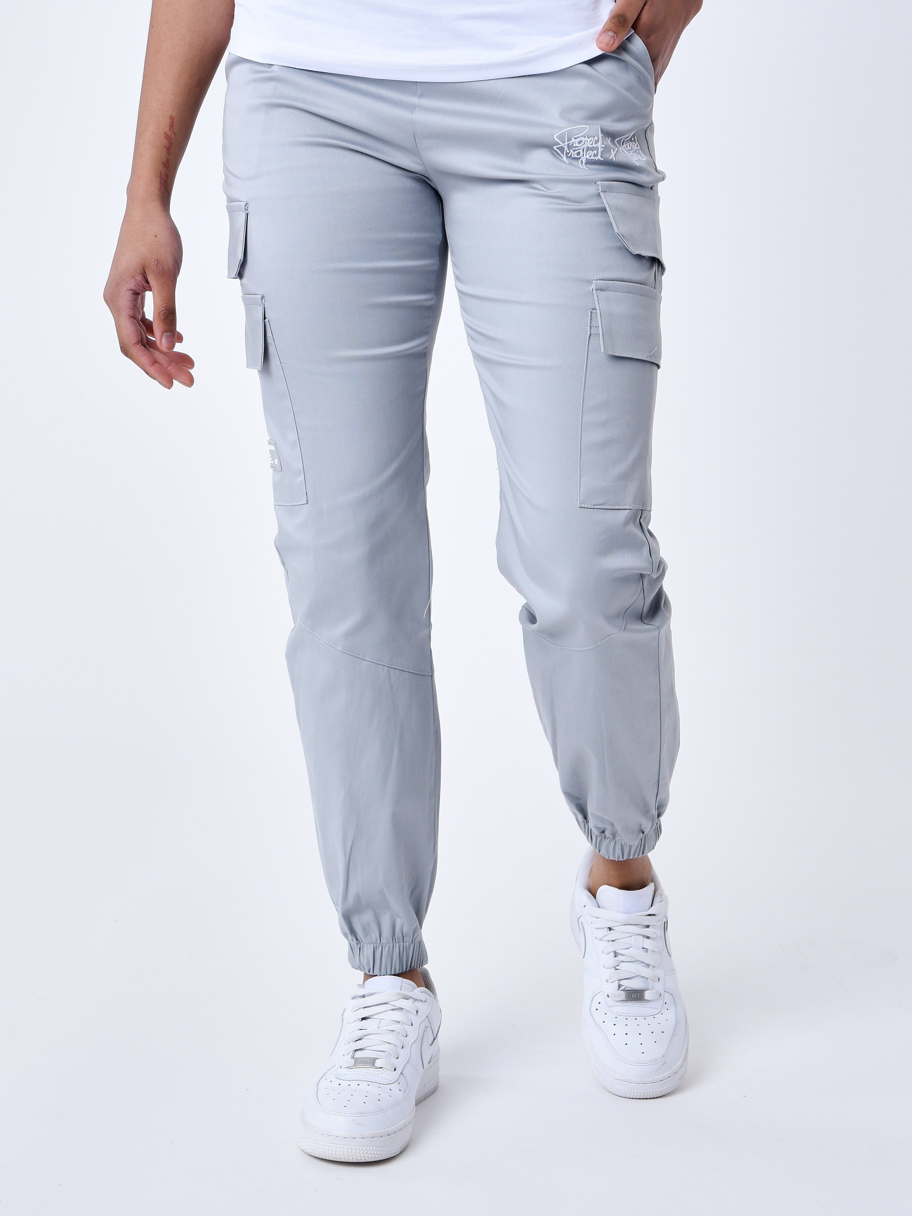f224141-gris-clair-modelshot
