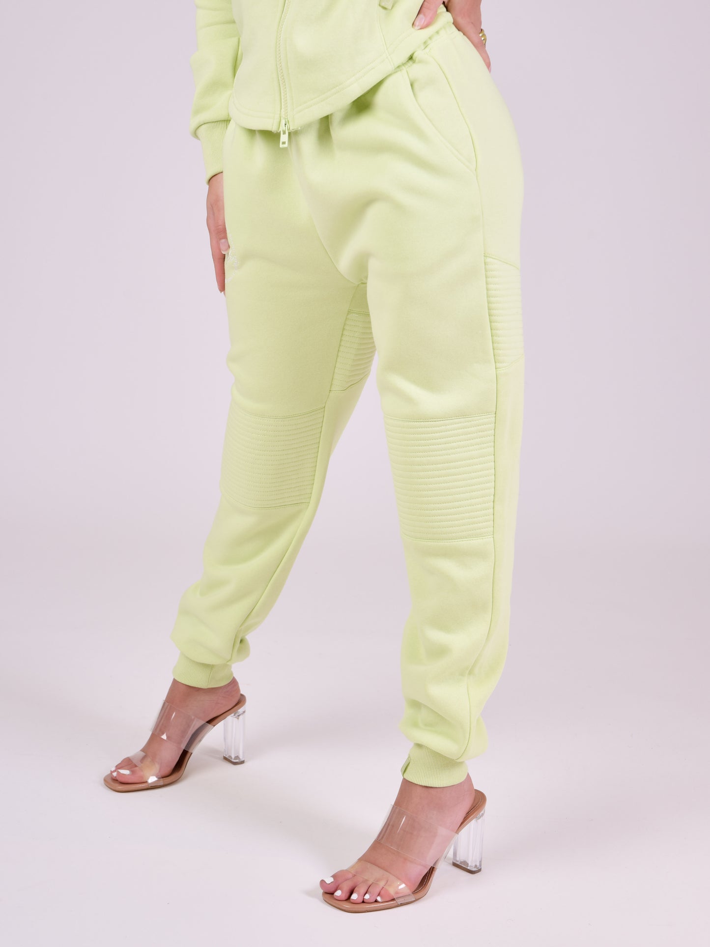 f224153-jaune-fluo-modelshot