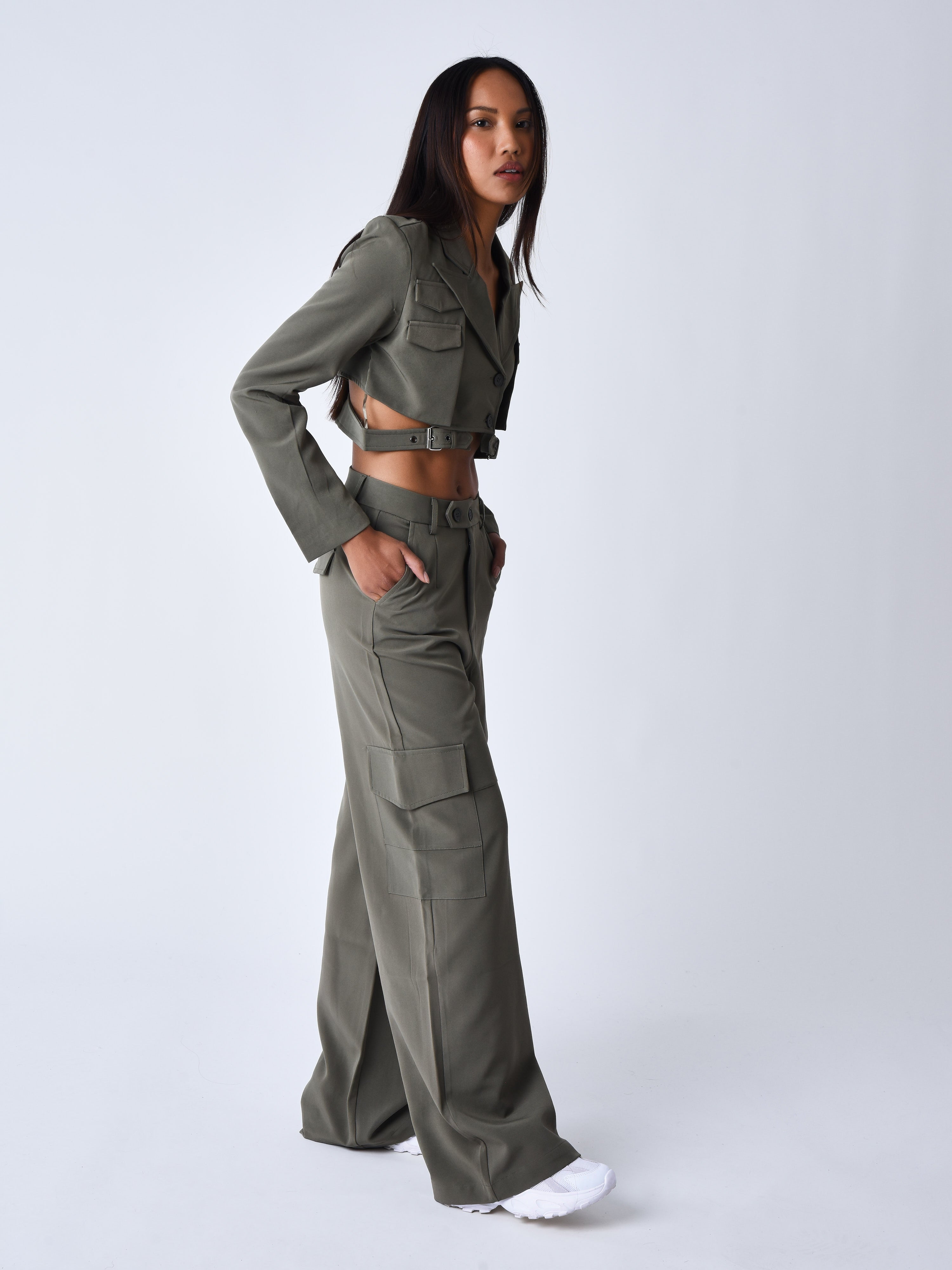 f224157-olive-fonce-modelshot