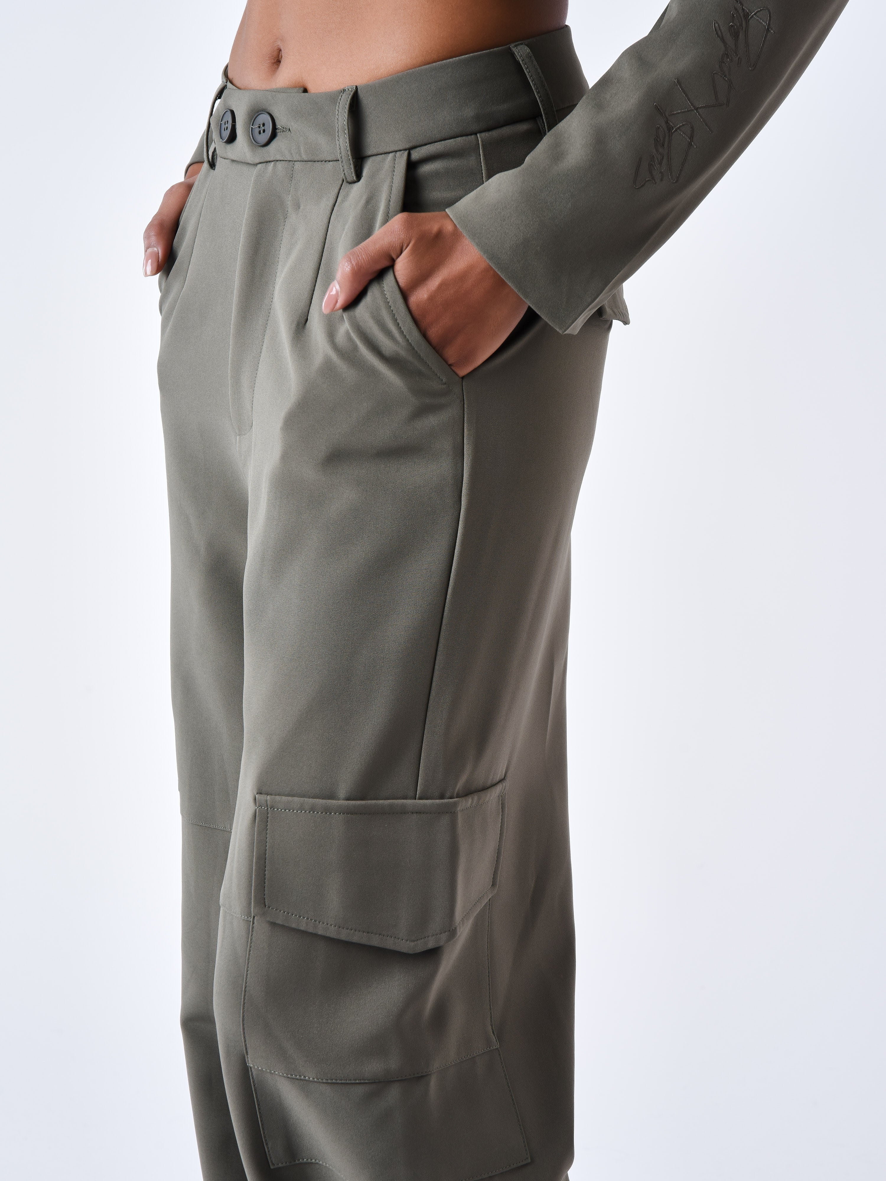 f224157-olive-fonce-modelshot