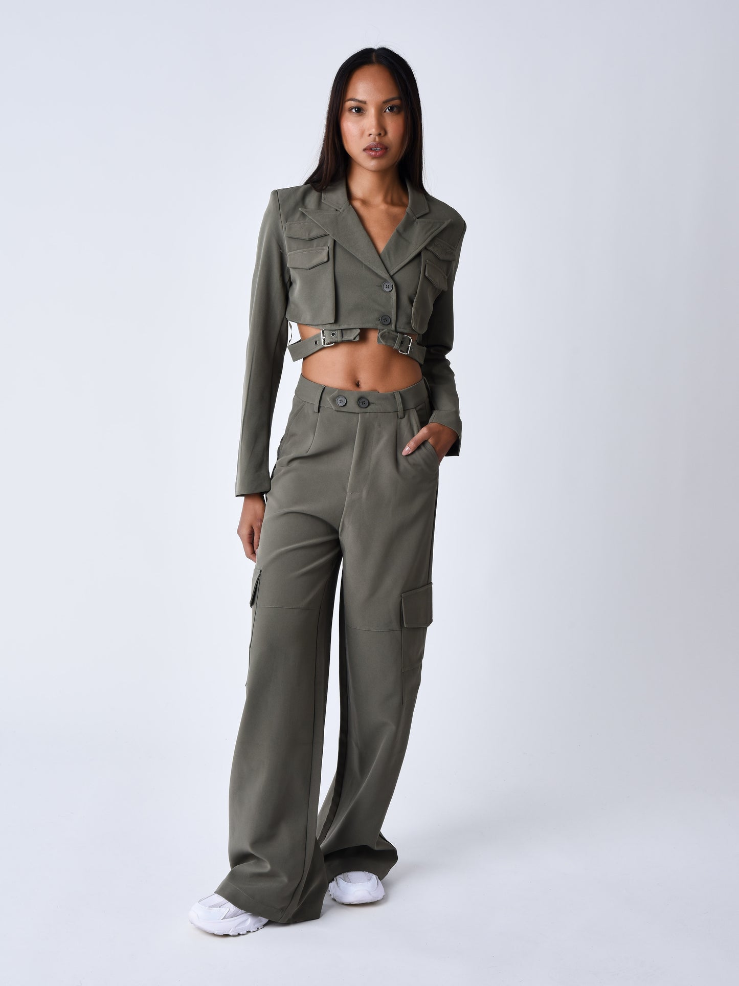 f224157-olive-fonce-modelshot