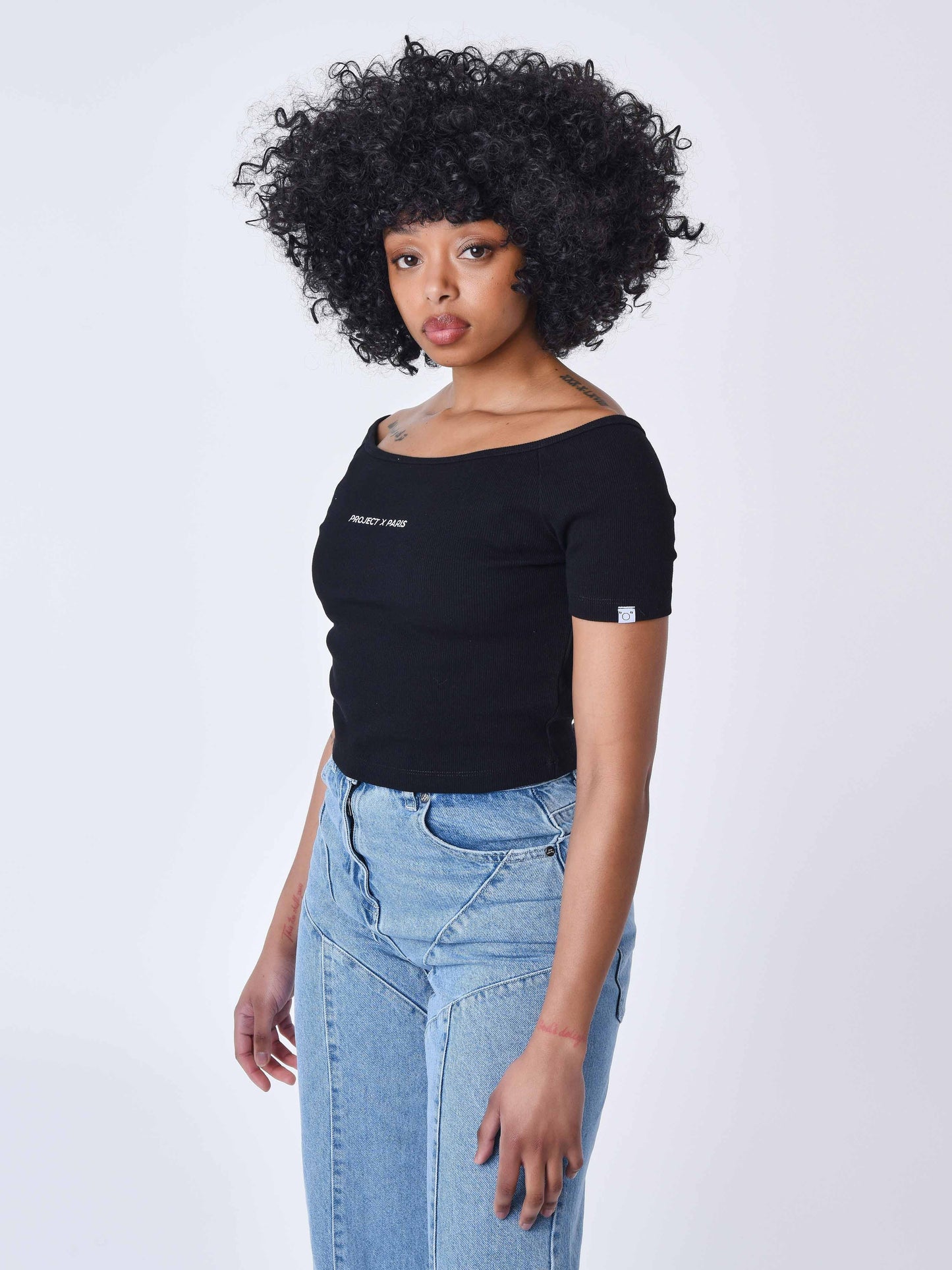 f231004-noir-modelshot
