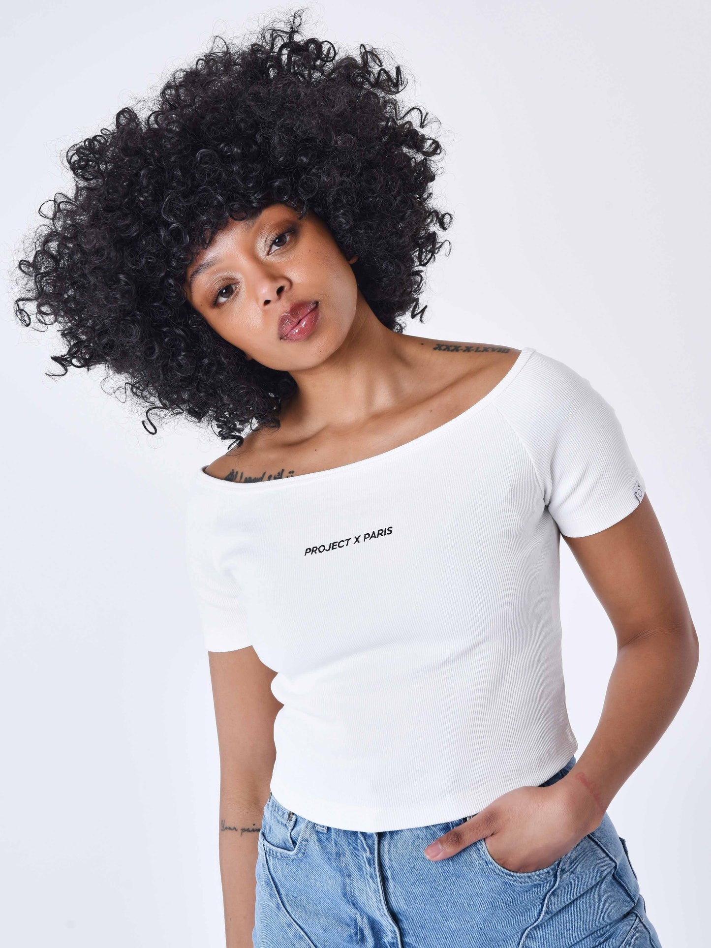 f231004-blanc-casse-modelshot