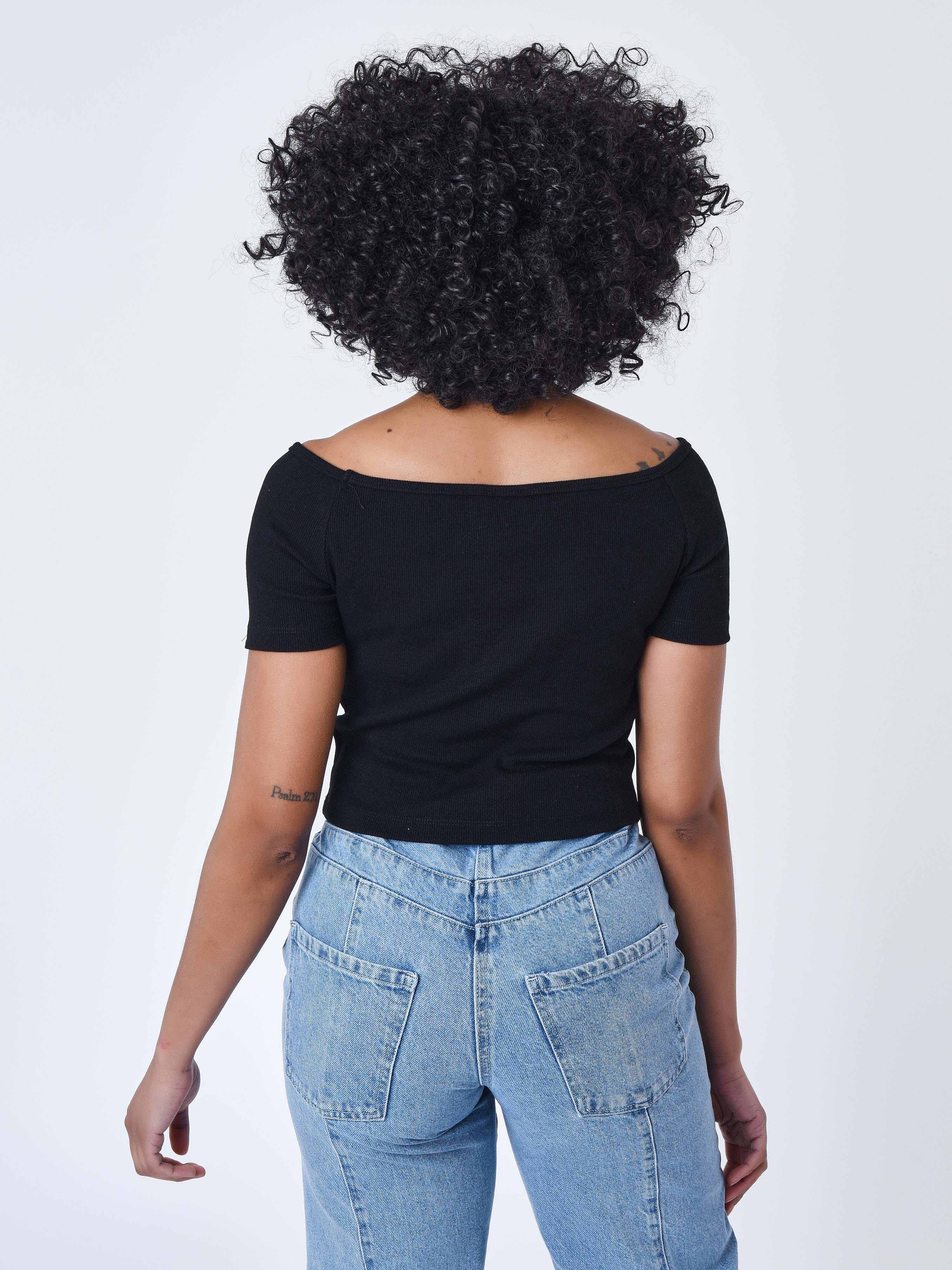 f231004-noir-modelshot