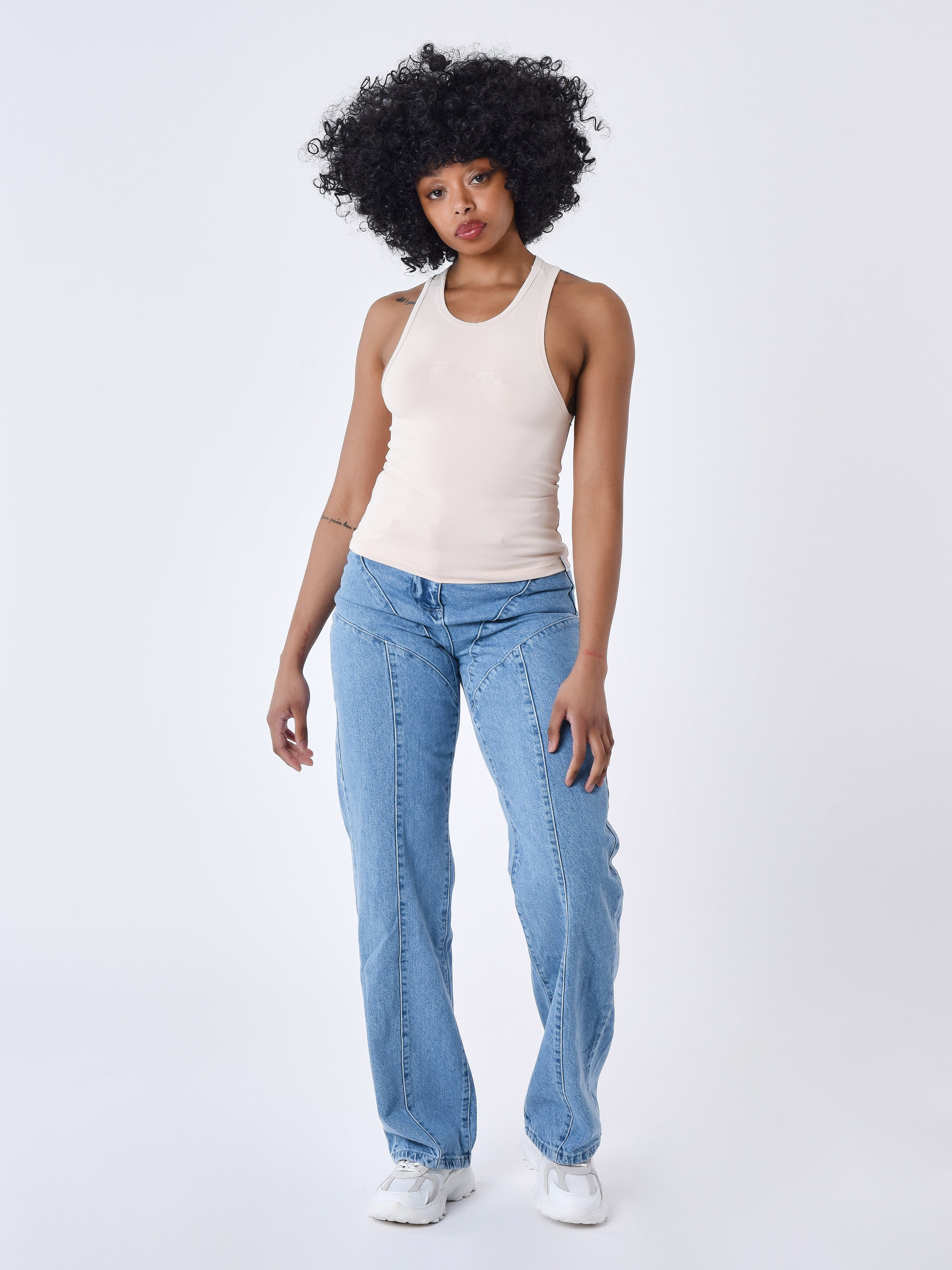 f231005-ivoire-modelshot