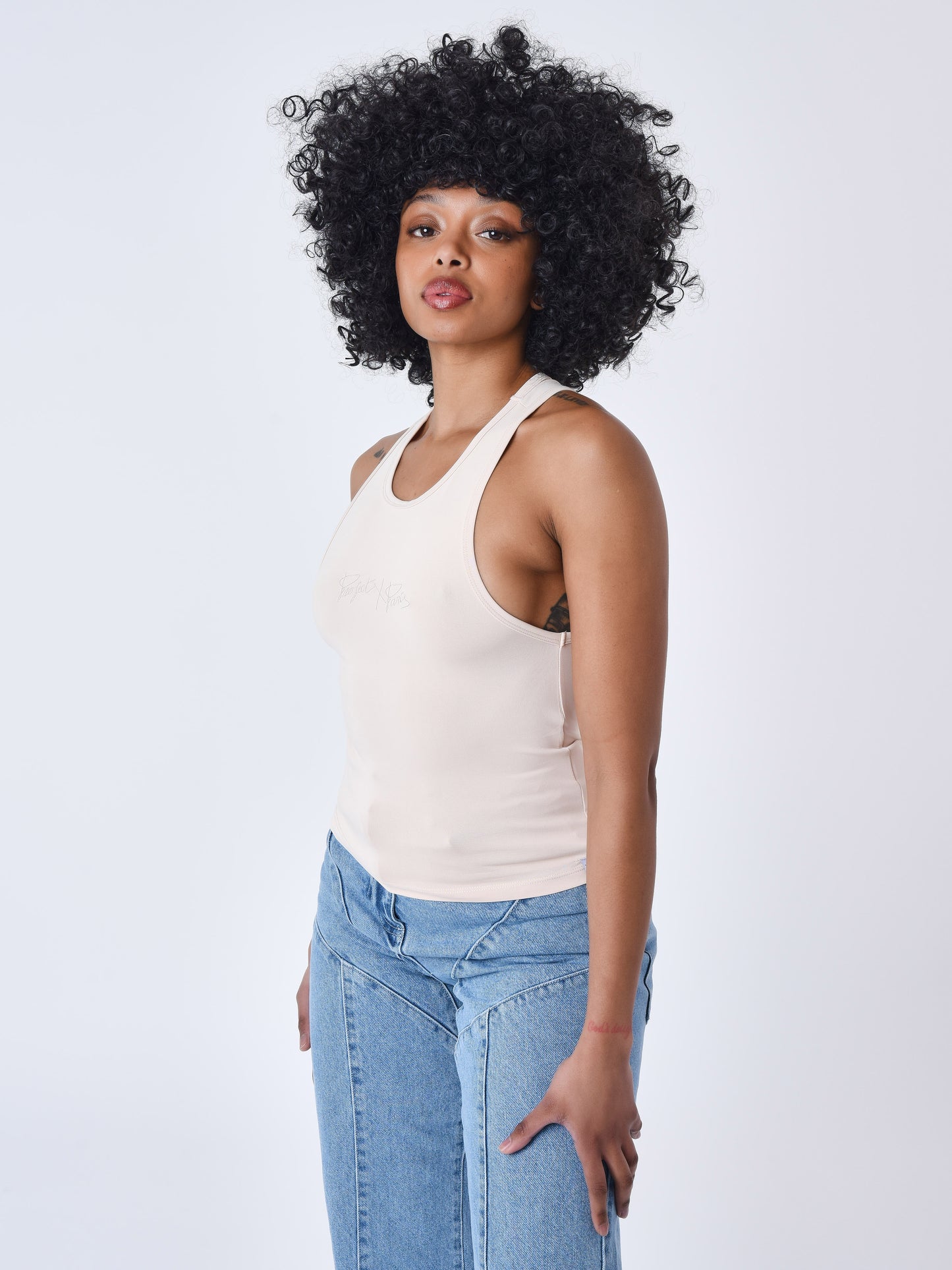 f231005-ivoire-modelshot