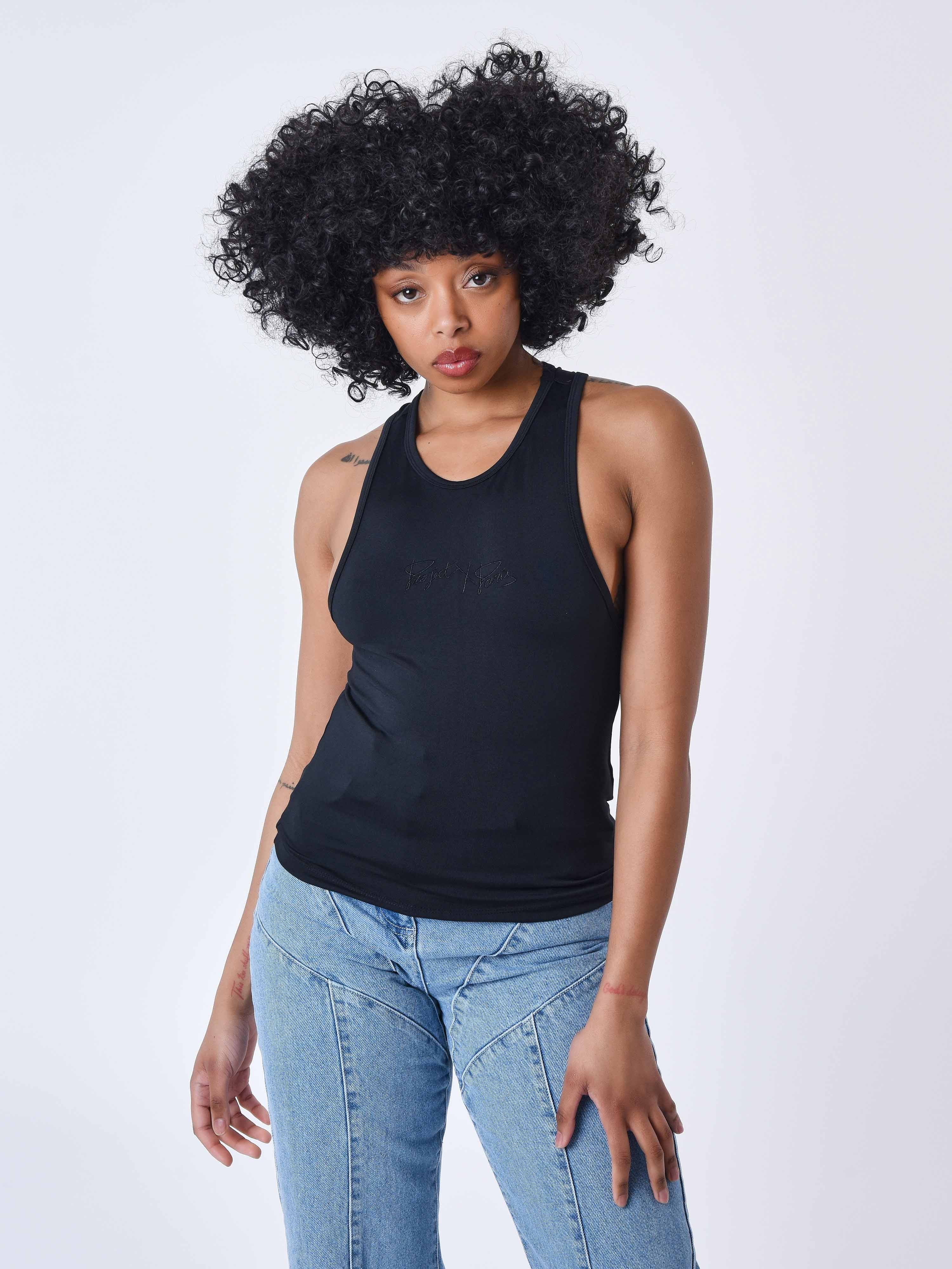 f231005-noir-modelshot