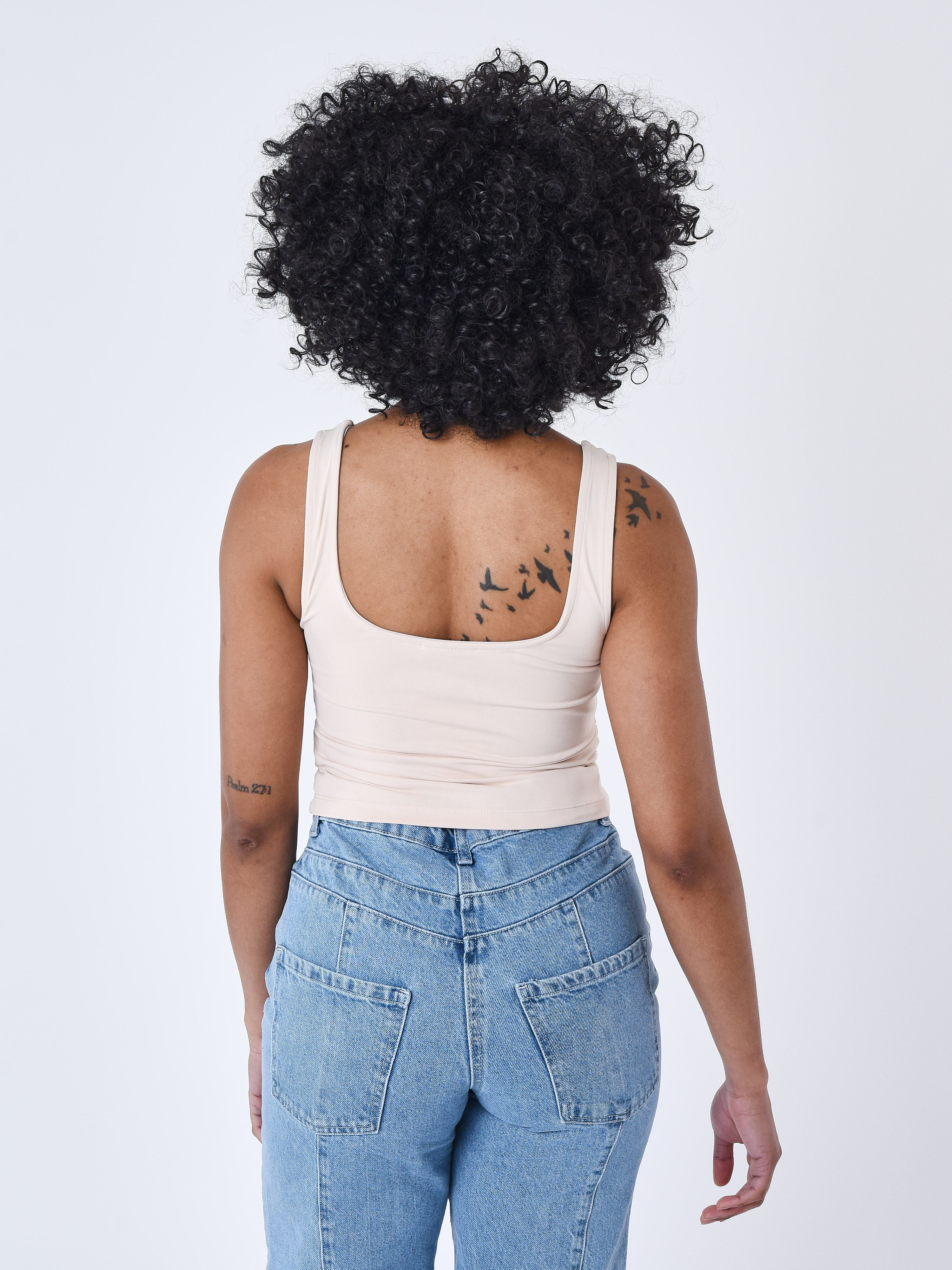 f231006-ivoire-modelshot