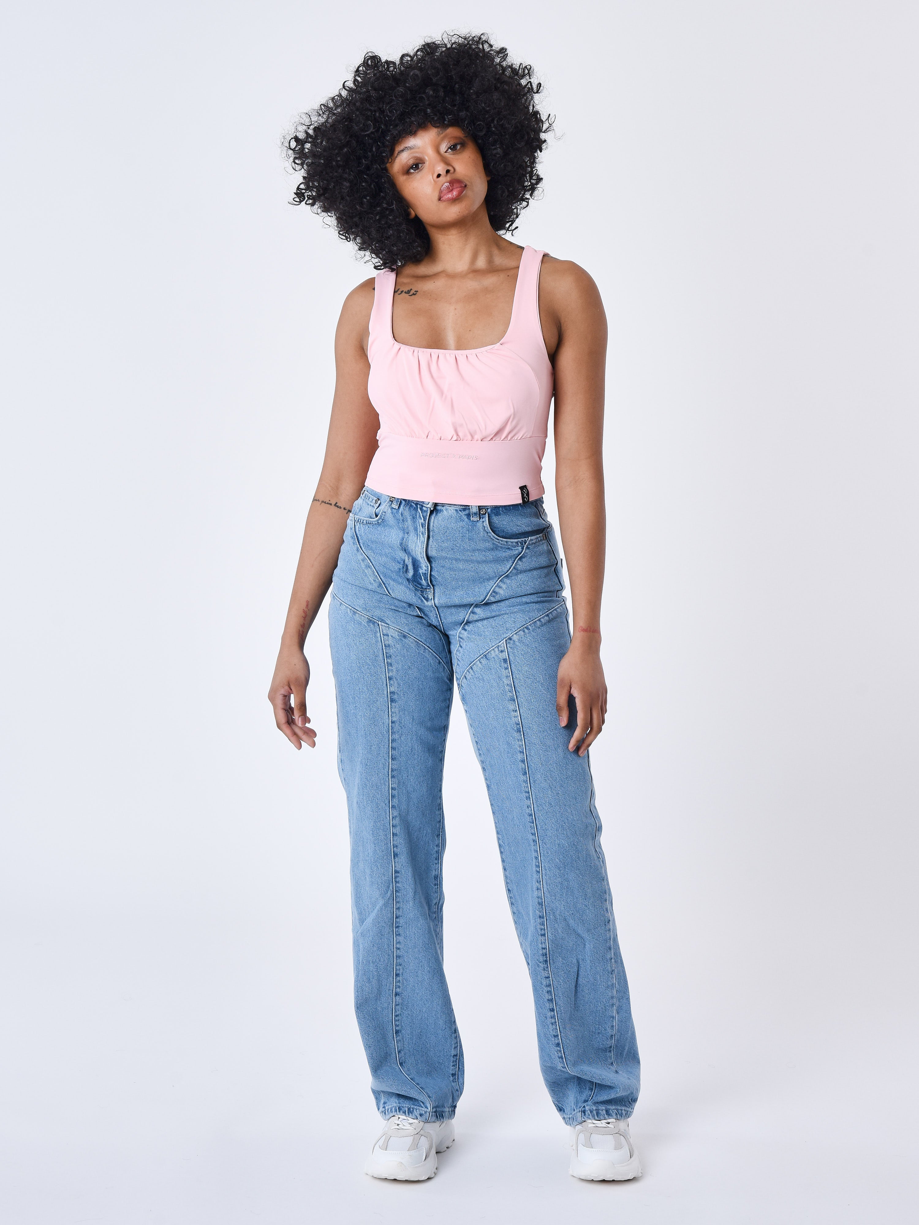 f231006-rose-modelshot