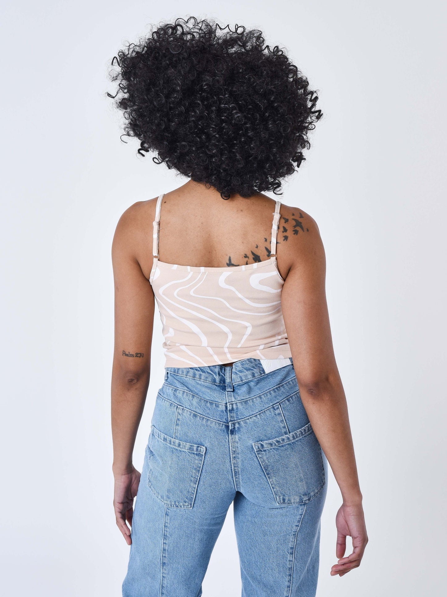 f231010-beige-modelshot