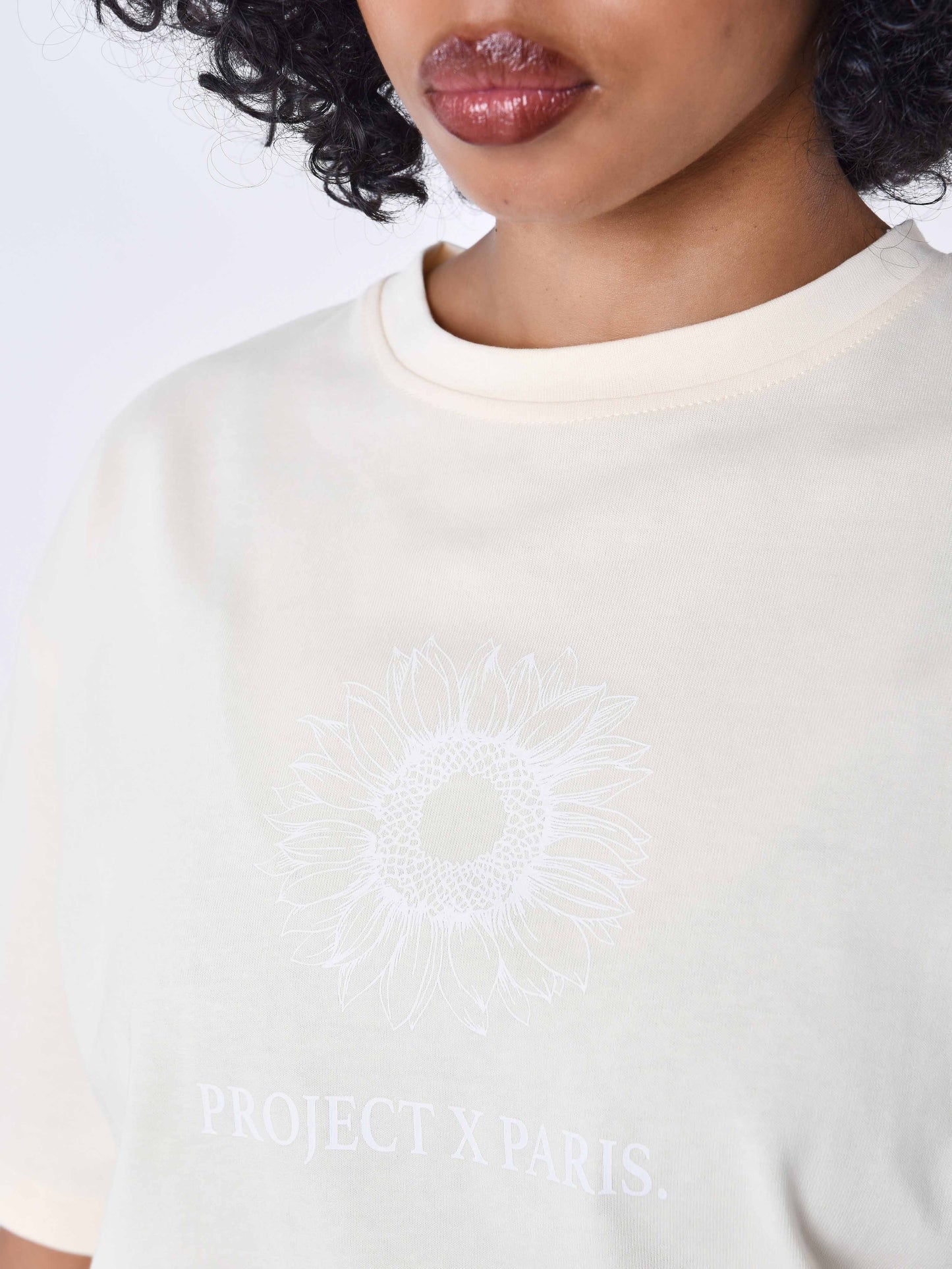 f231100-beige-modelshot