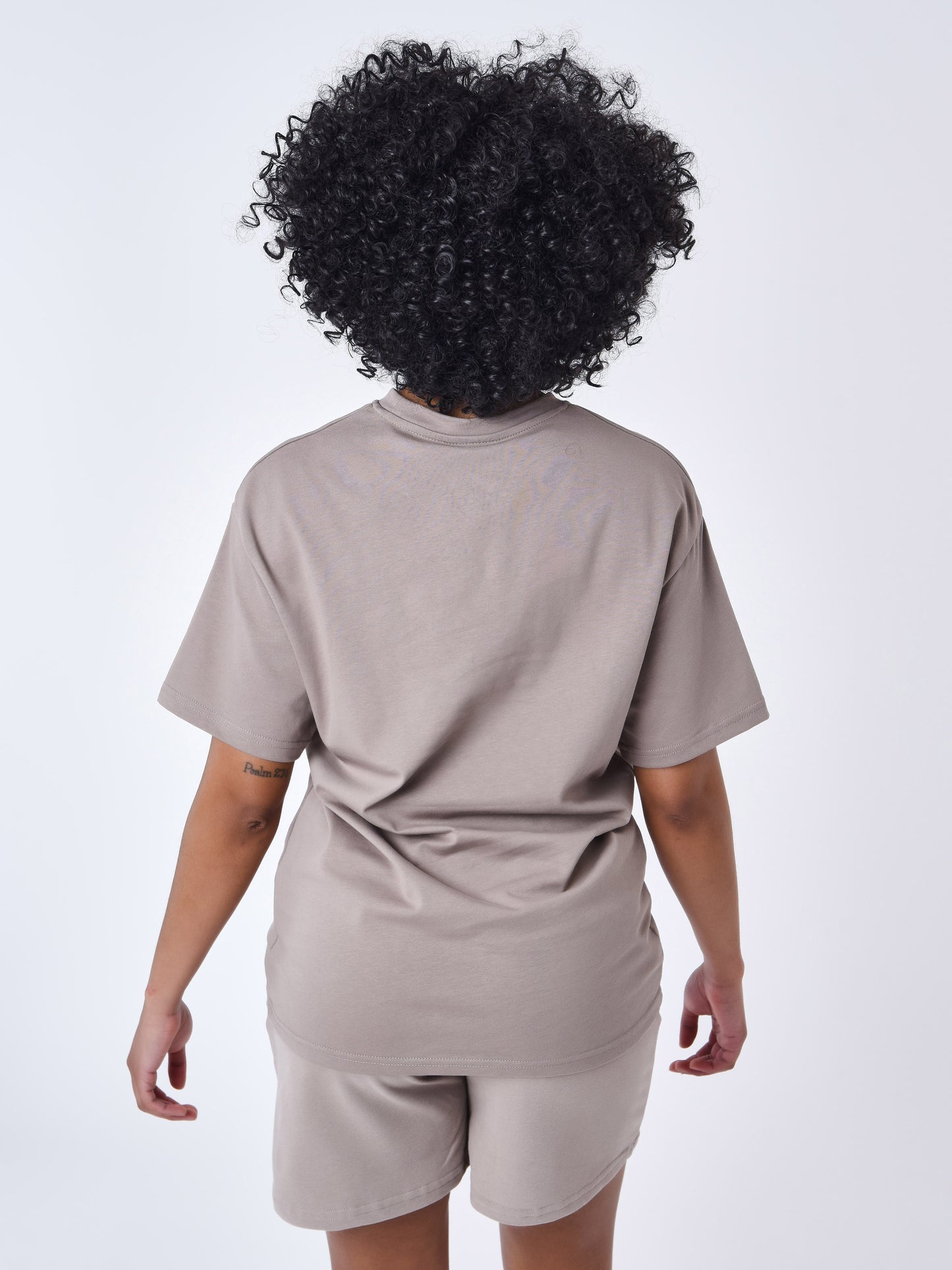 f231100-taupe-modelshot