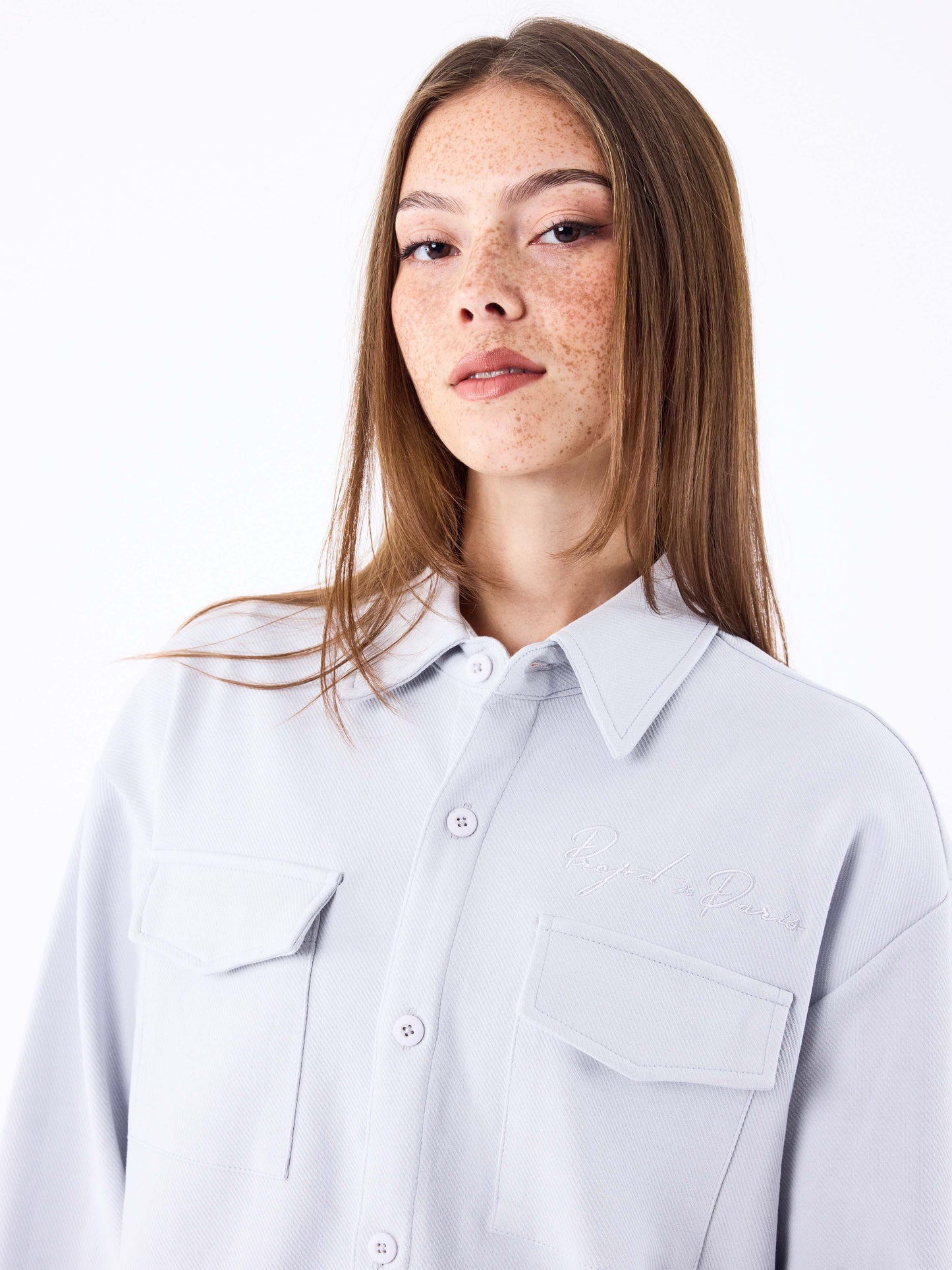 f233308-bleu-glacier-modelshot