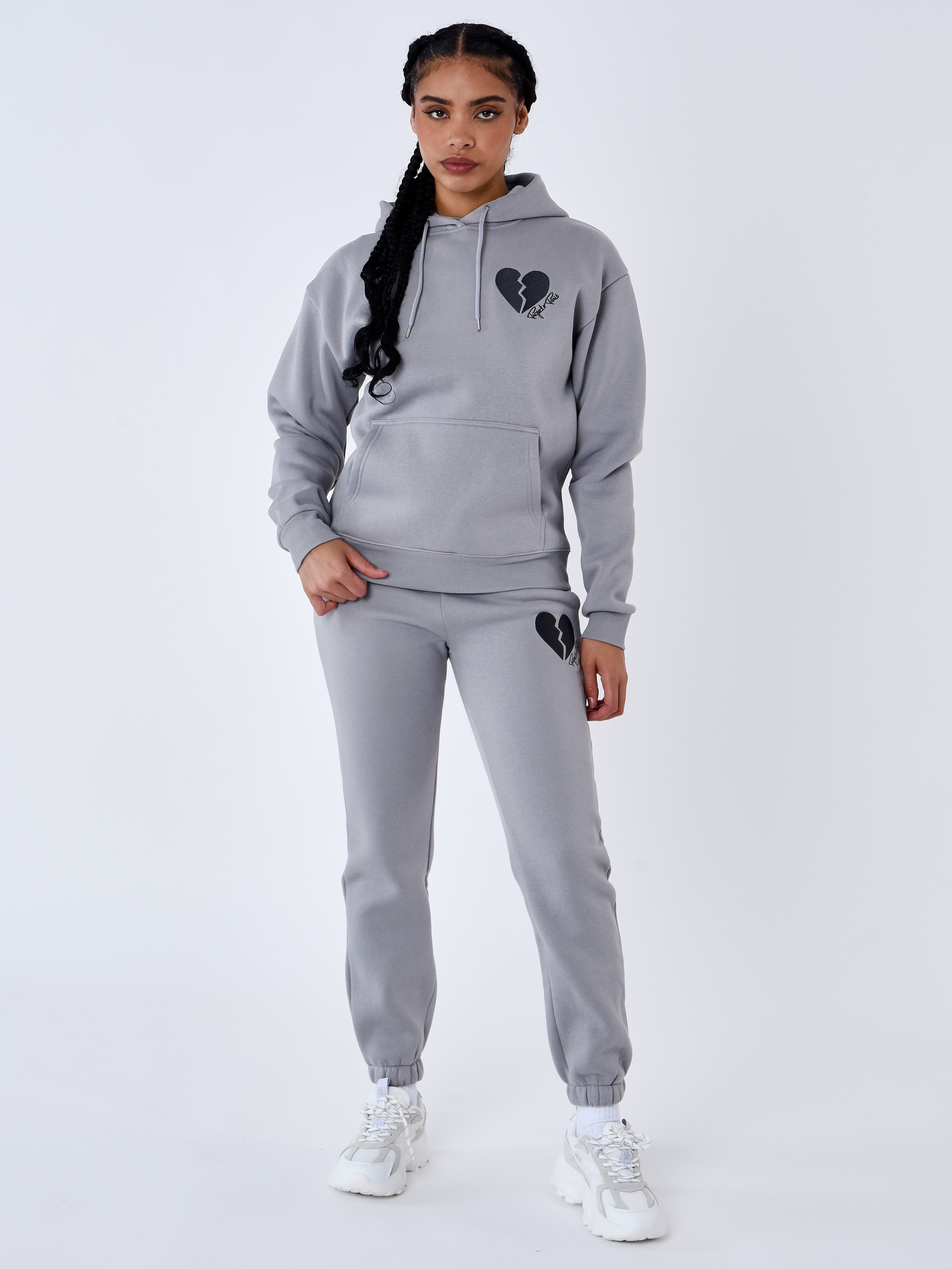 f234024-gris-clair-modelshot