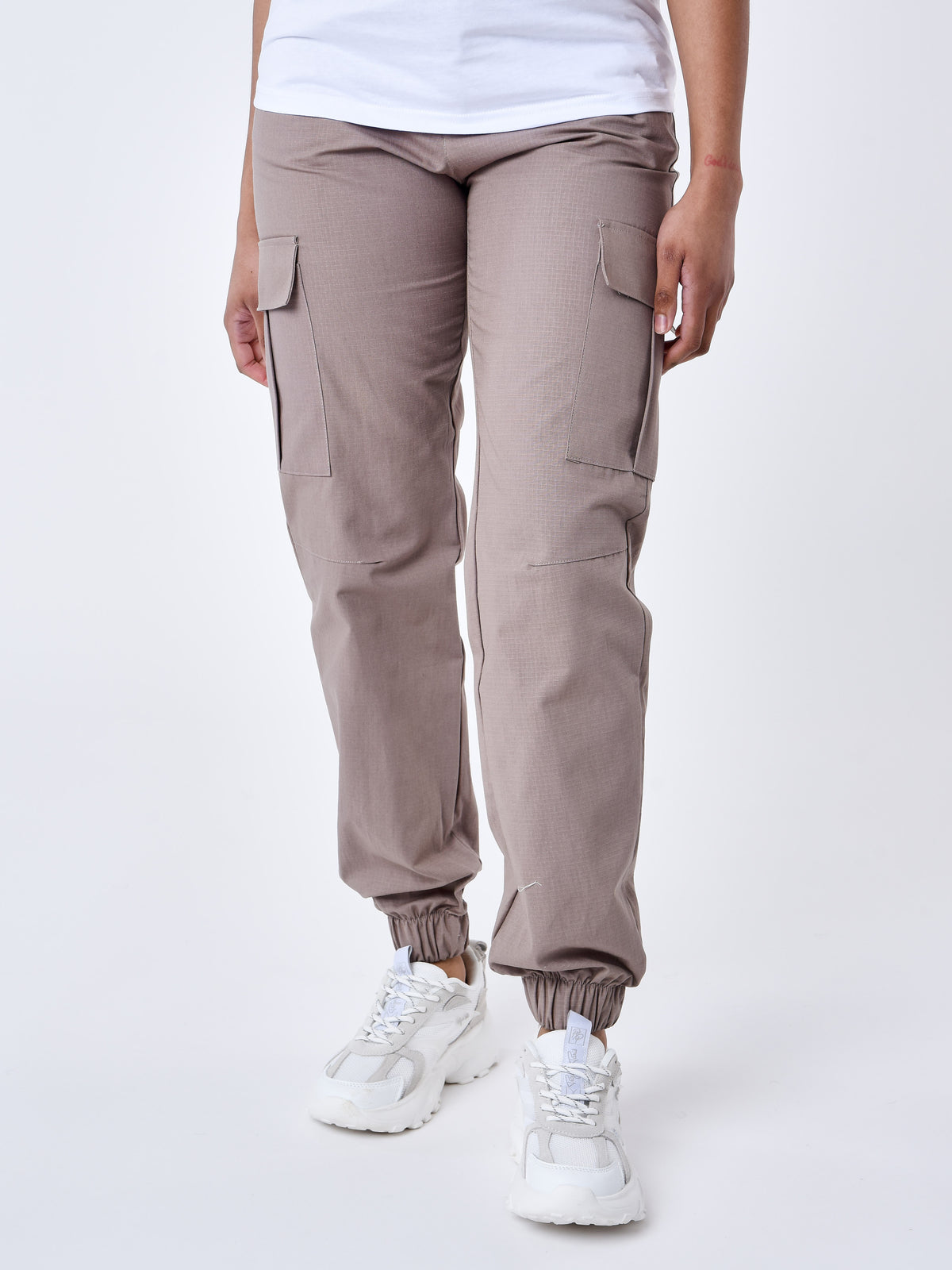 f234200-taupe