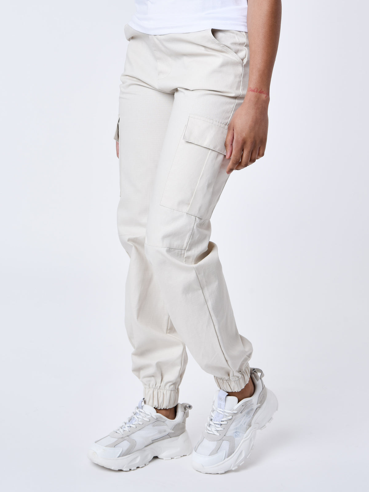 f234200-greige