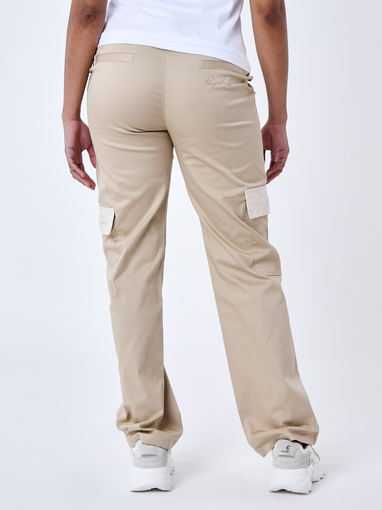 f234201-beige-modelshot