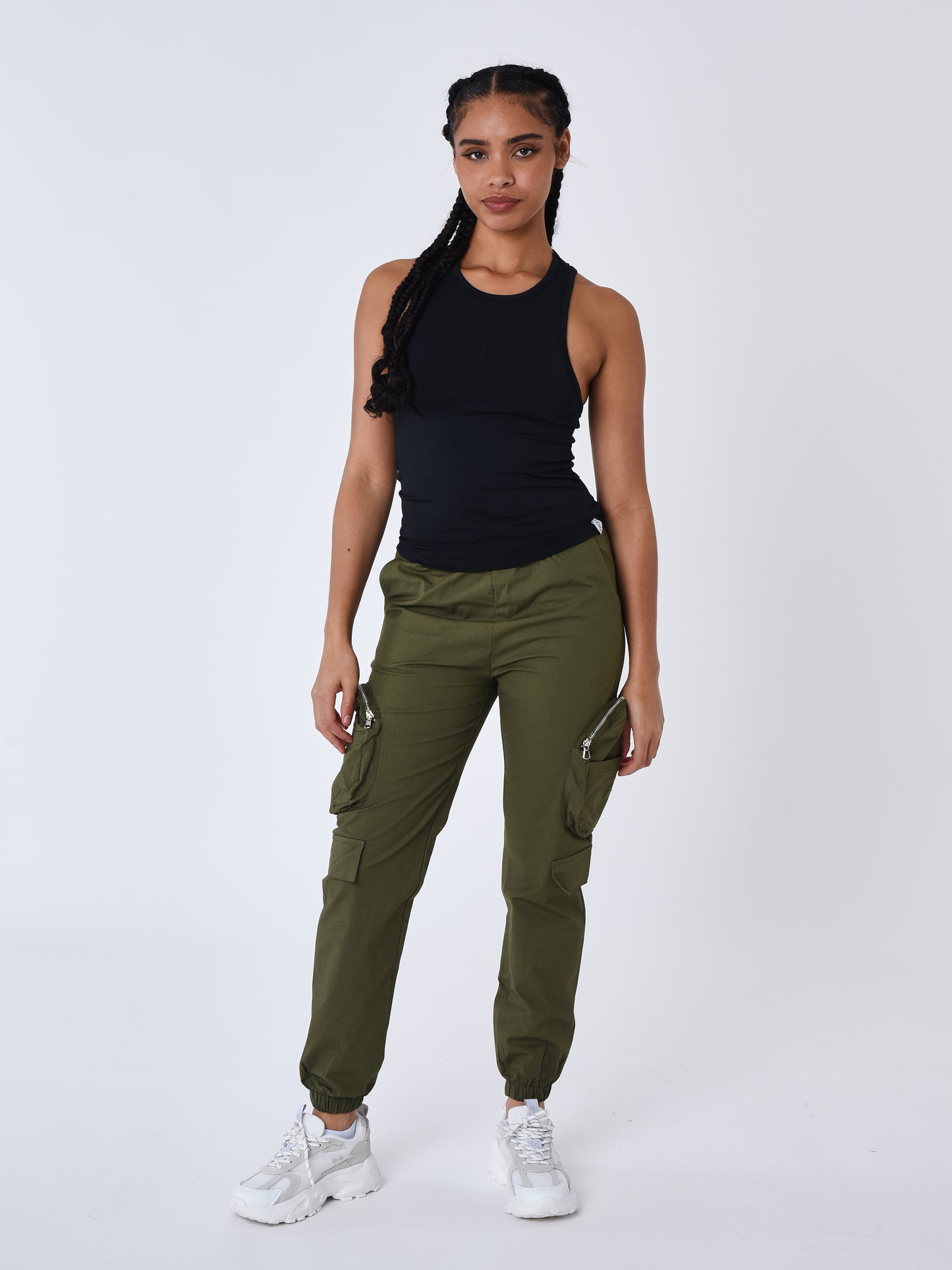 f234205-kaki-modelshot