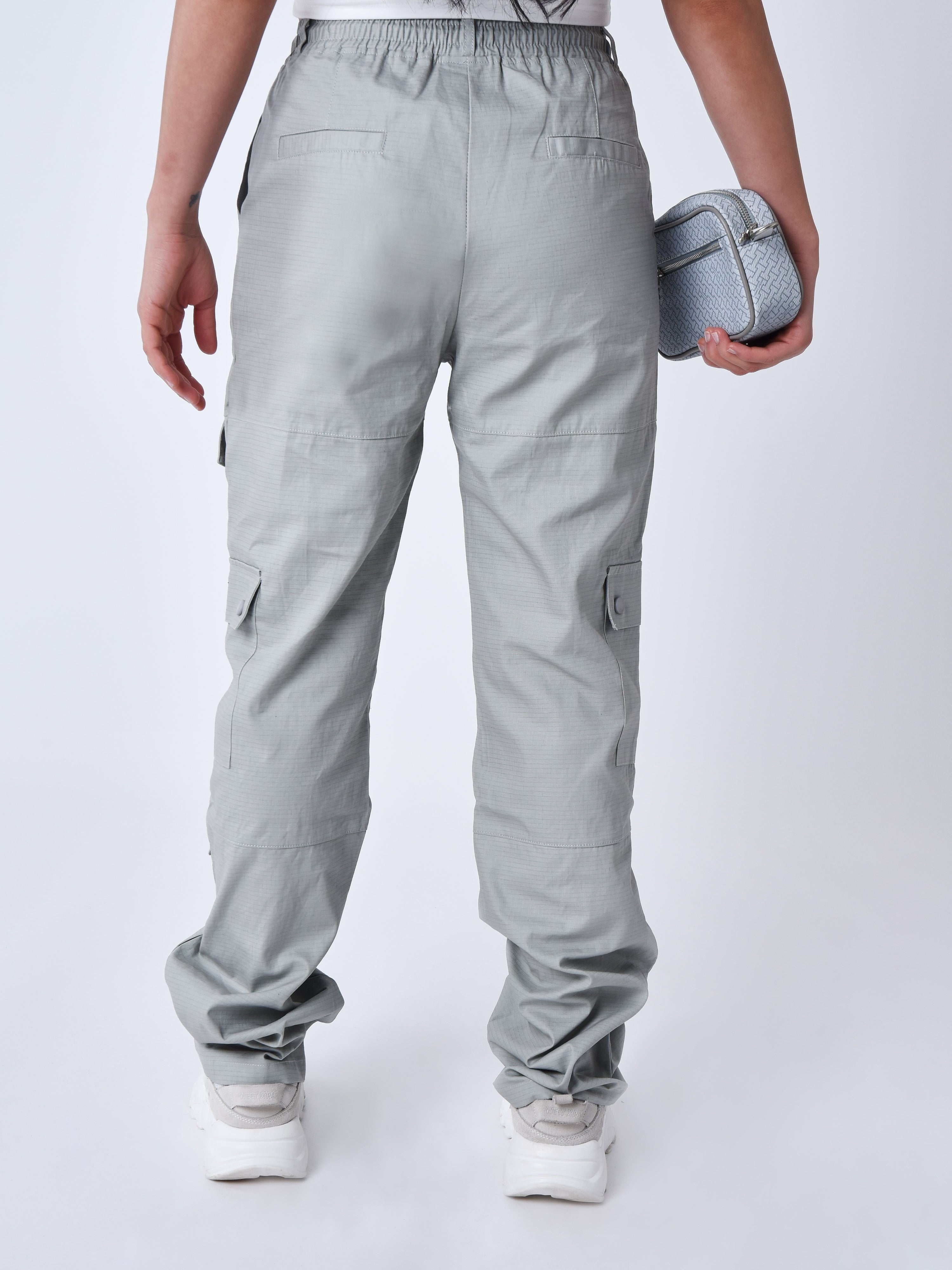 Textured multi-pocket cargo-4