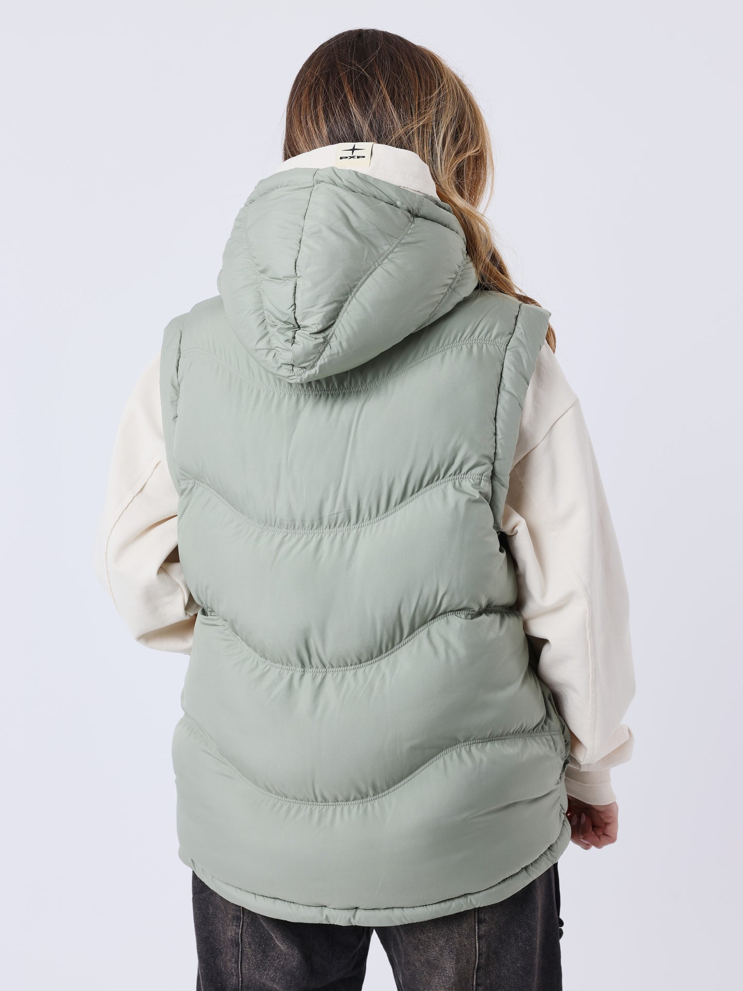 f235014a-olive-modelshot