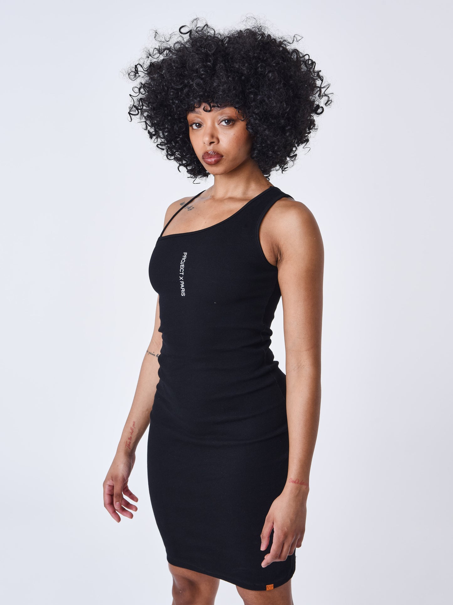 f237702-noir