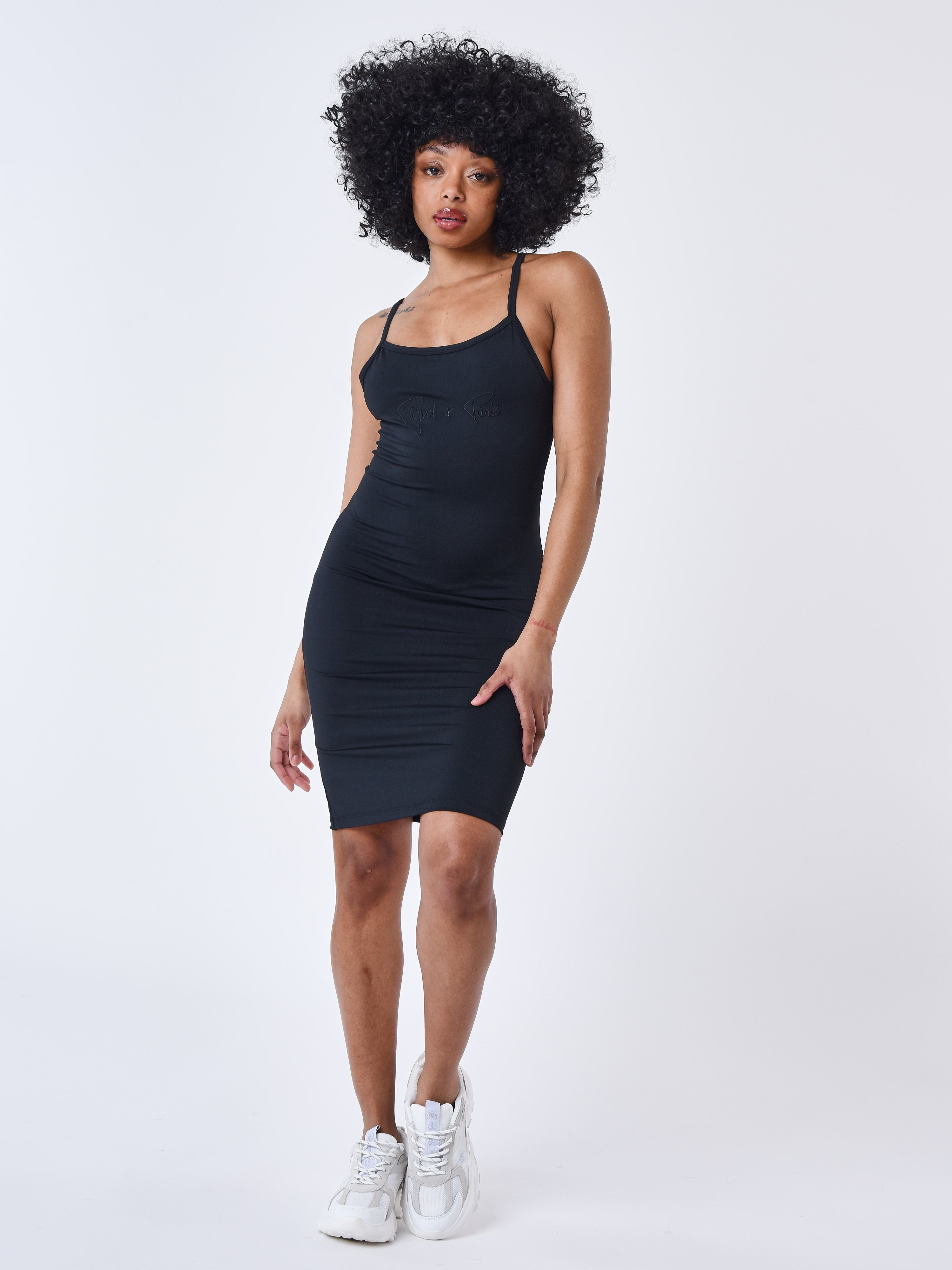 f237705-noir-modelshot